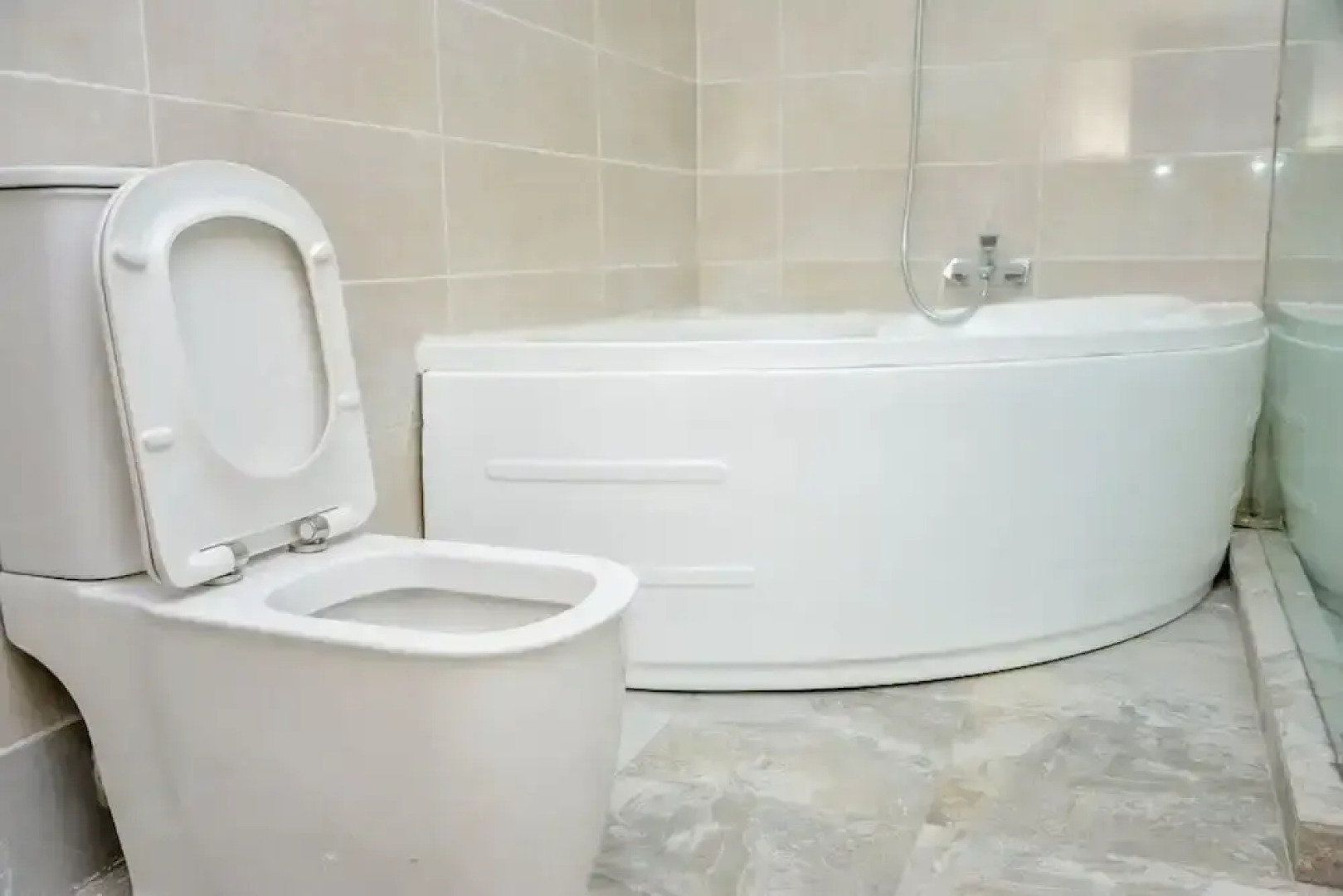 Kim Royal Hotel And Suites