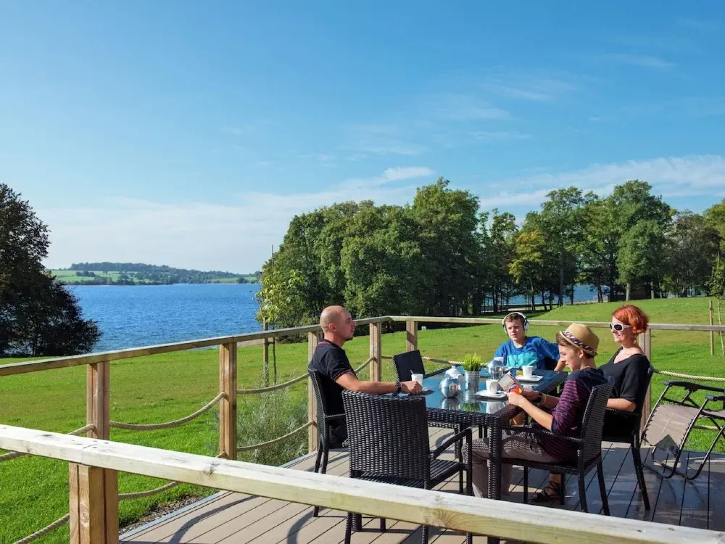 Comfortable Villa With Stove, Located in a Lake Area