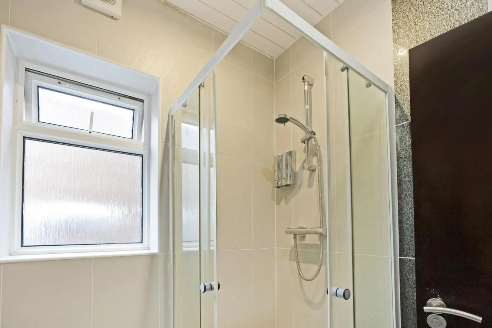 OYO The Baltimore Hotel