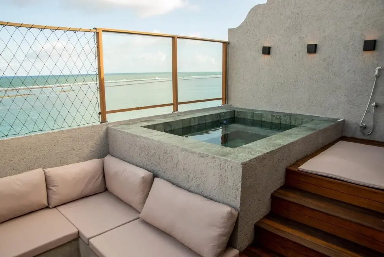 Cobertura Nica Beira-mar Barra Bali Resort