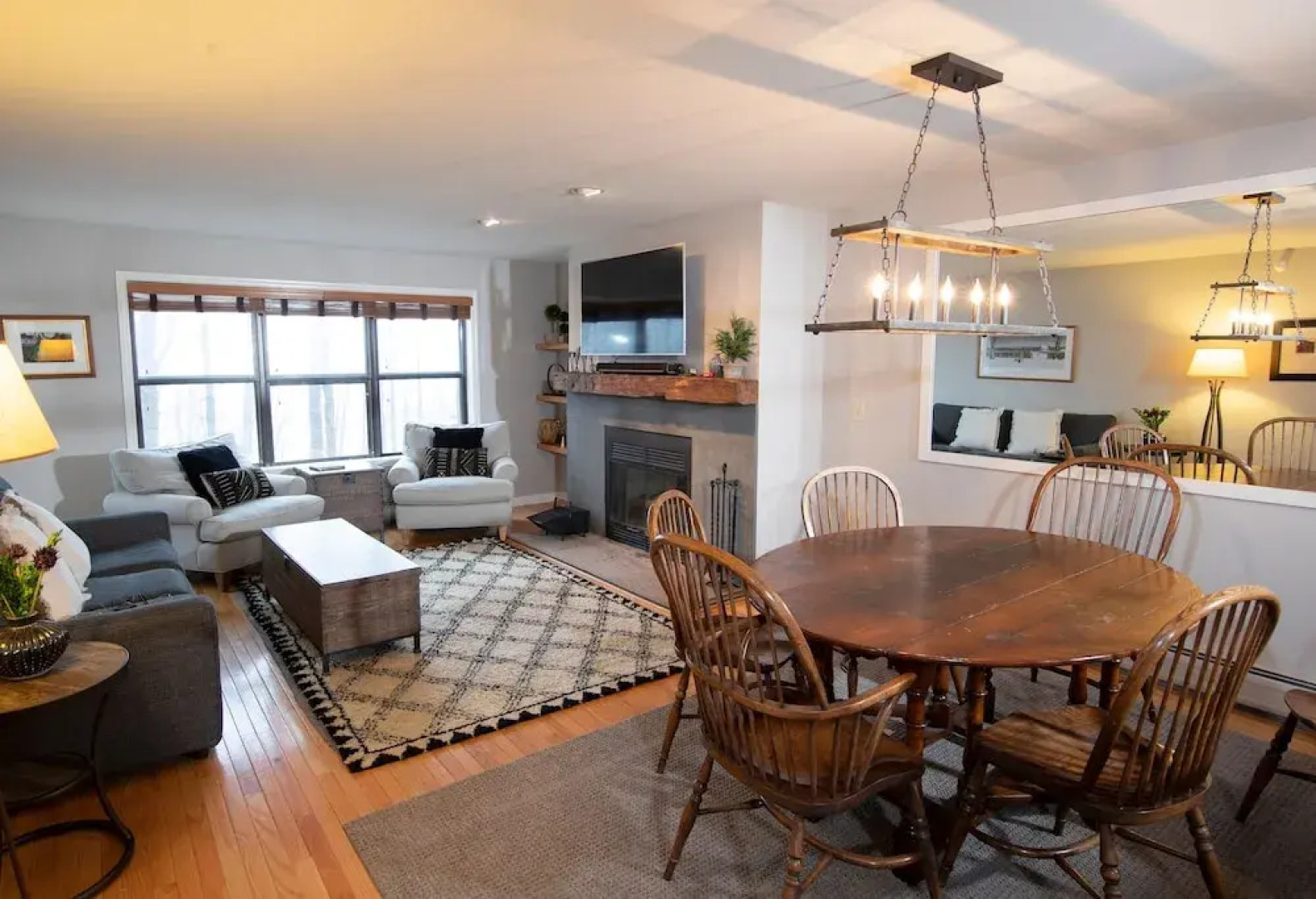 Modern & Updated Winterplace 3br- Sleeps 12 3 Bedroom Condo by RedAwning