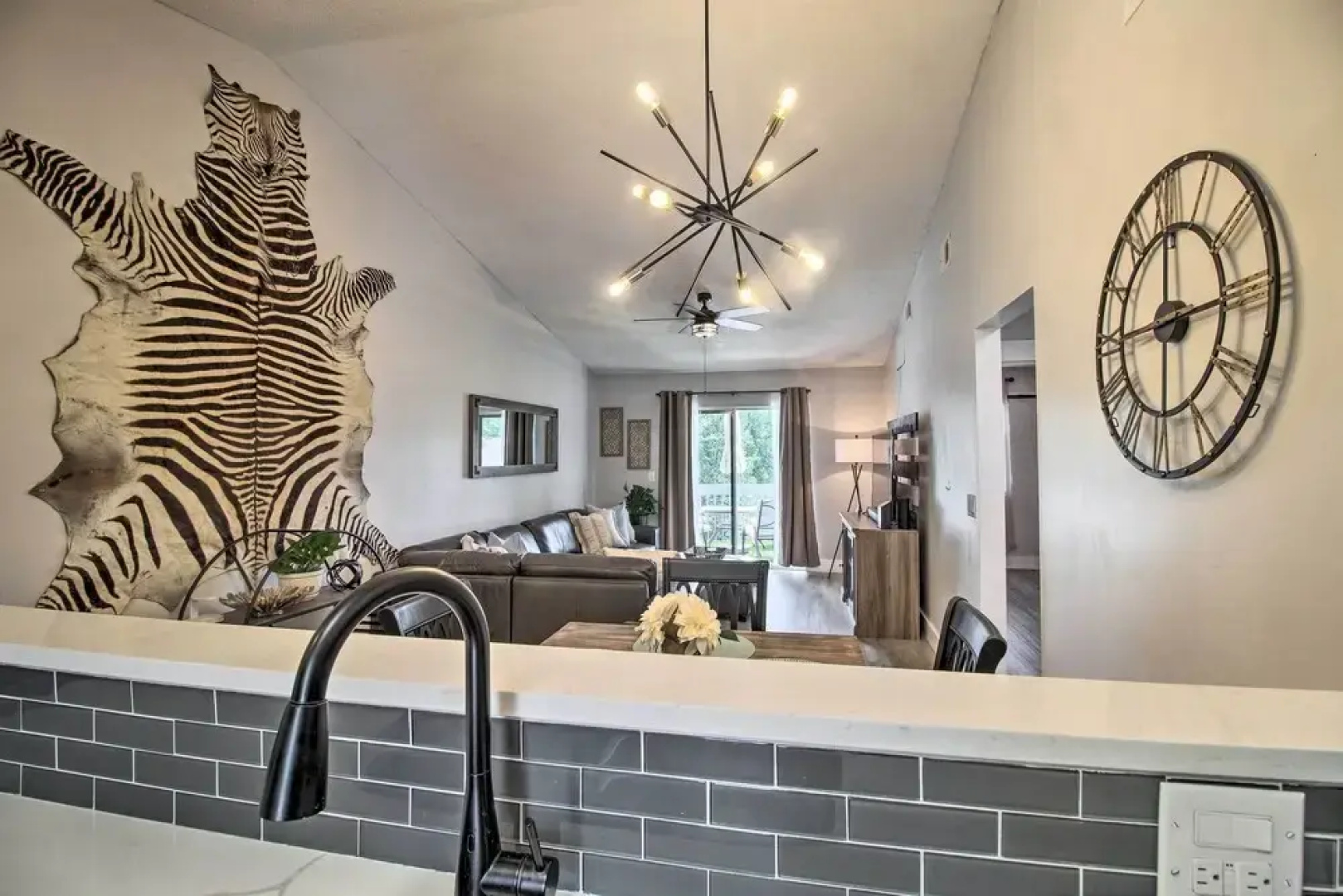 Hinesville Condo: Grill, 4 Mi to Fort Stewart