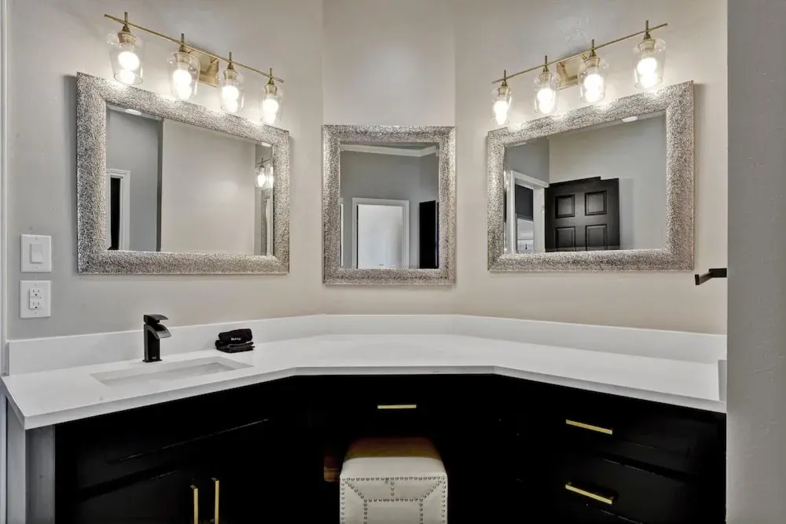 Family Friendly, Beautiful Home for Fishing in Style