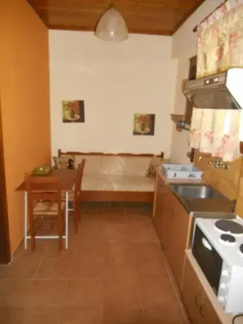 Violetta Studios & Apartments