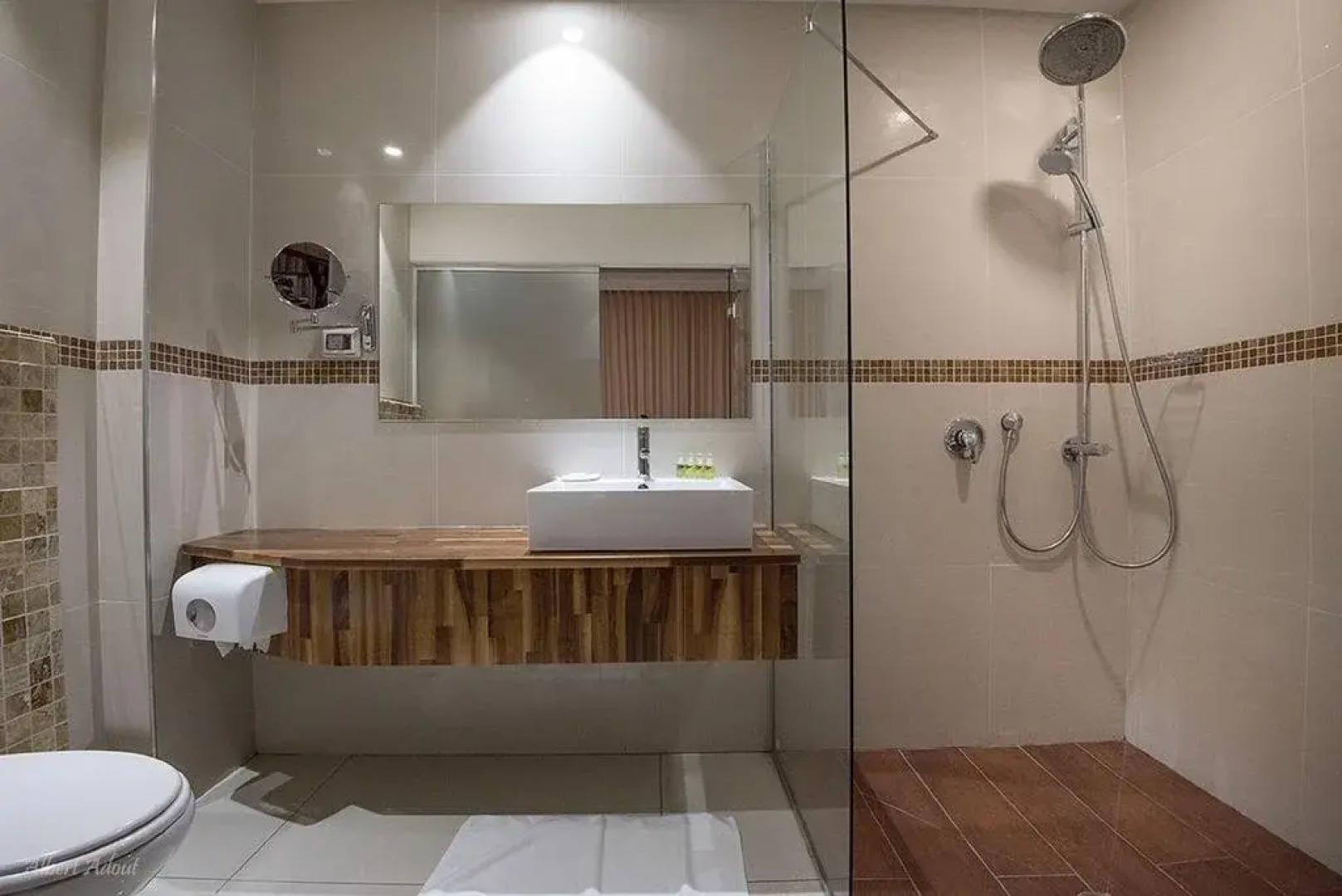 Sandrine Hotel & Spa