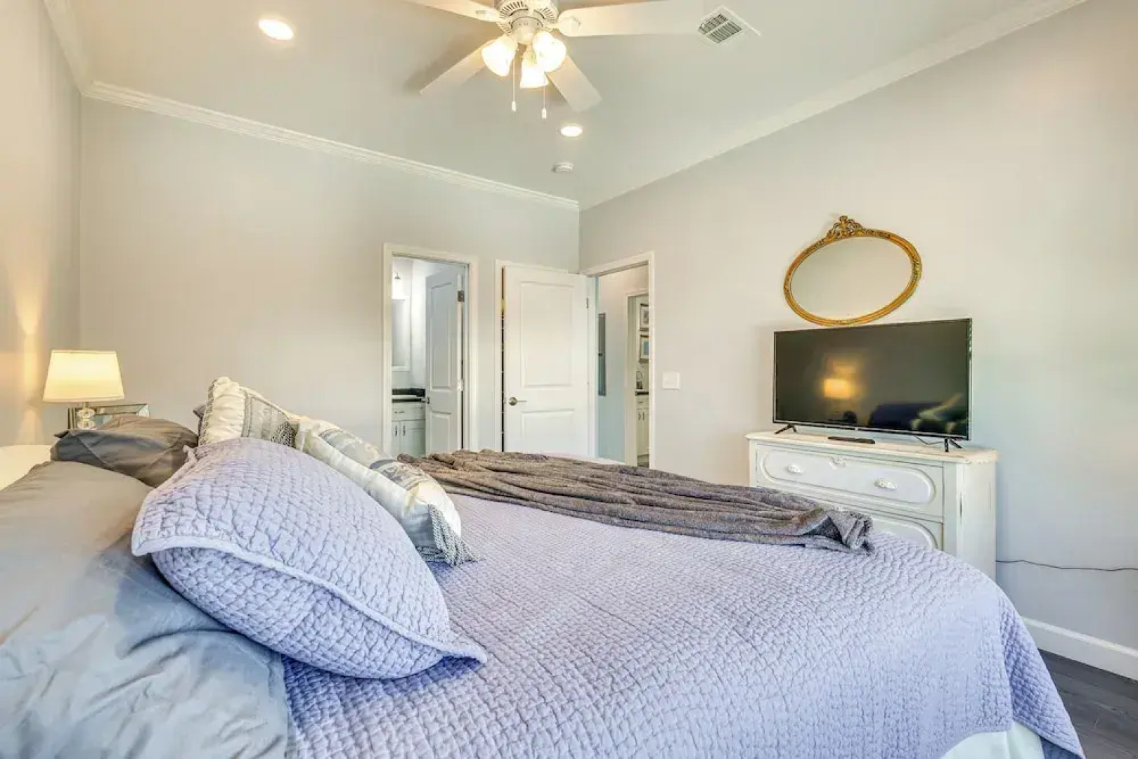 1 Mi to Beach Access: Home w/ Porch in Fort Myers!