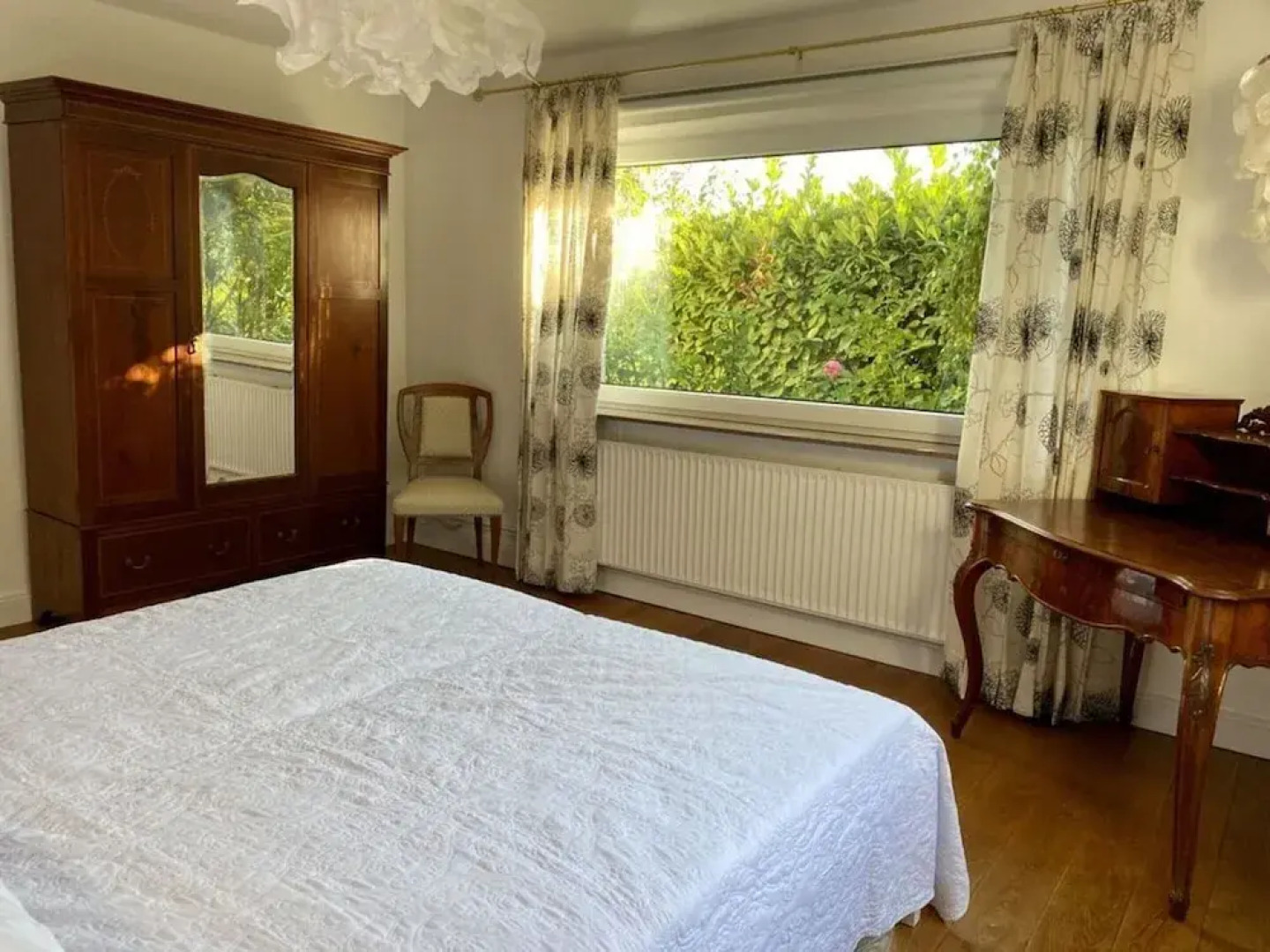 Cuddly Shell Modern Retreat