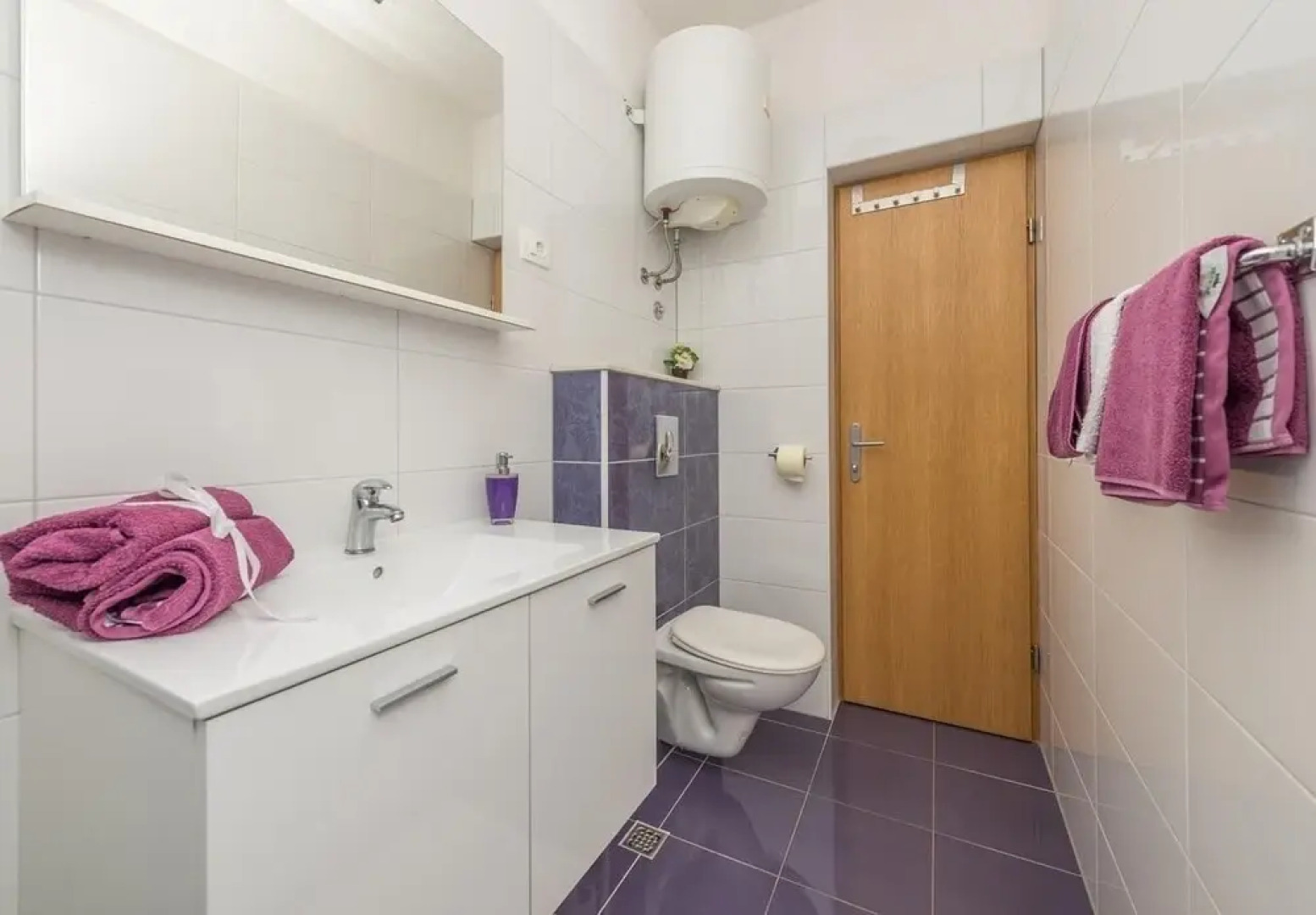 Ivi - 100 m From Pebble Beach - A1