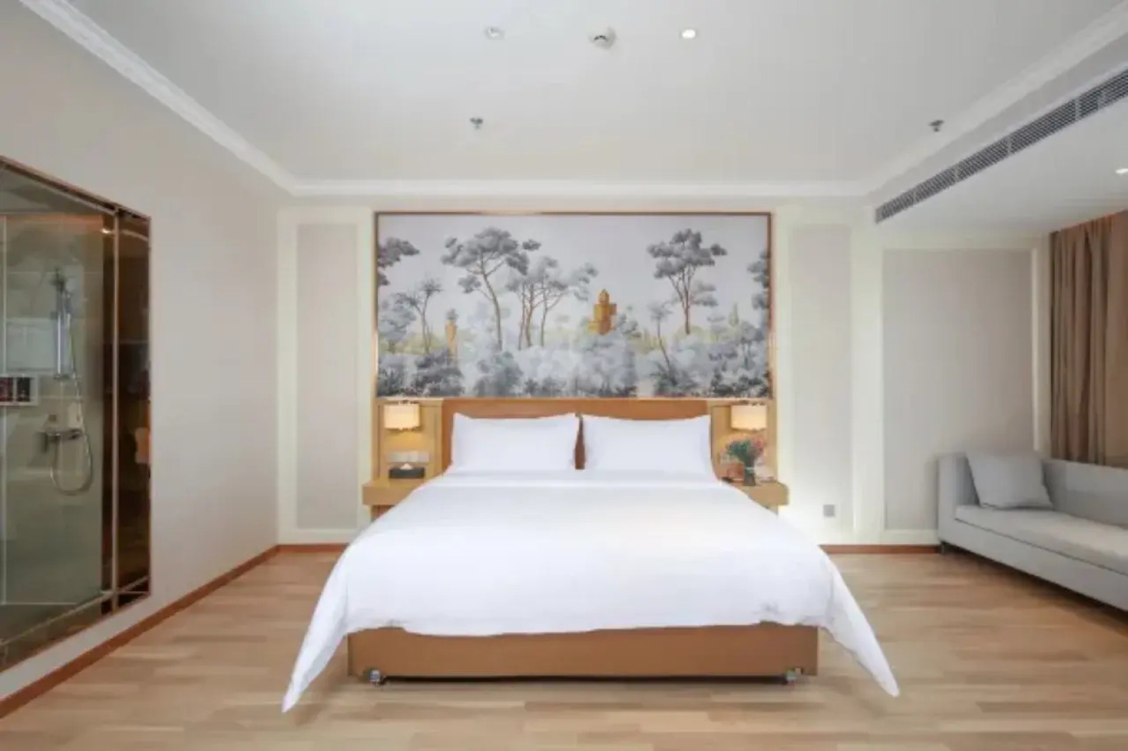 Vienna Hotel (Lingao Store)