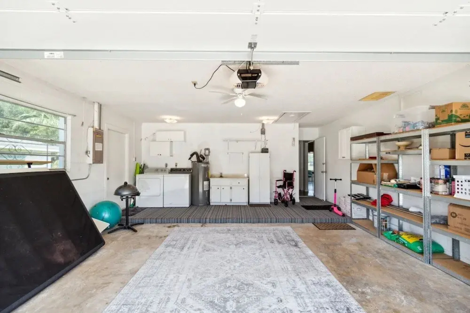 The Lake Home - Beautiful Oasis In The Heart Of Florida! 2 Bedroom Home by RedAwning