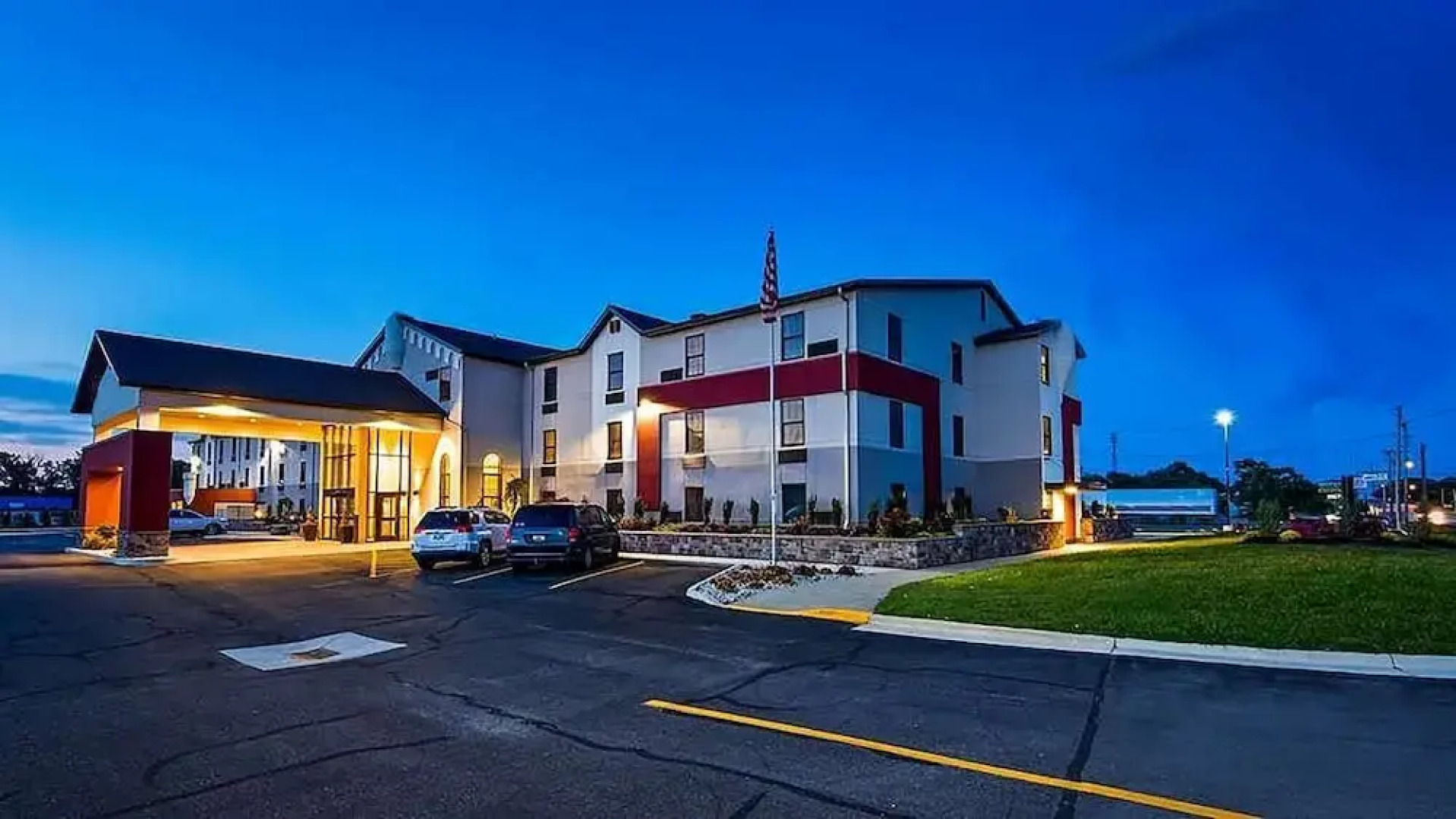 Best Western Plus Grand Castle Inn & Suites