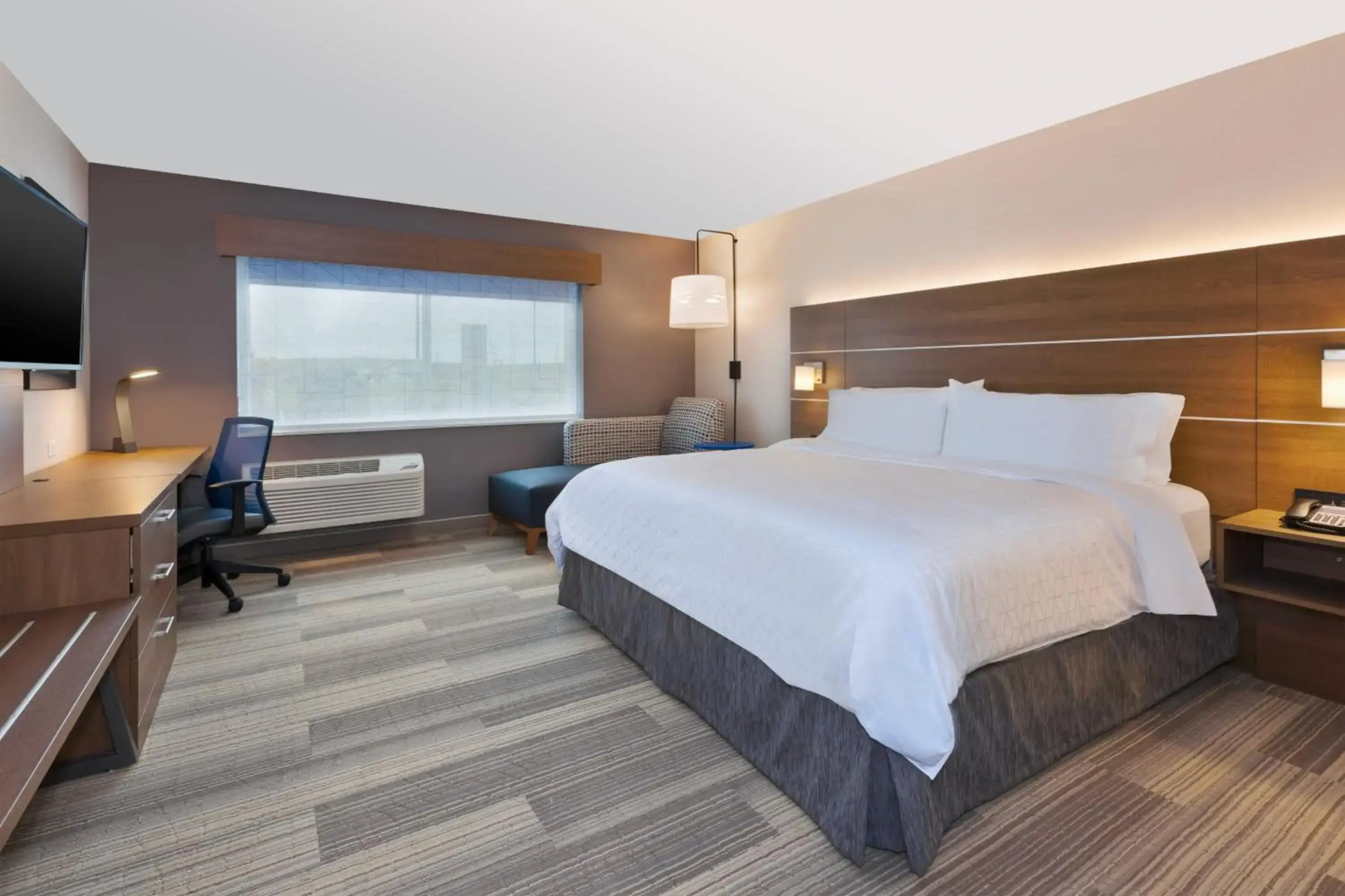 Holiday Inn Express & Suites Eau Claire West I-94 by IHG
