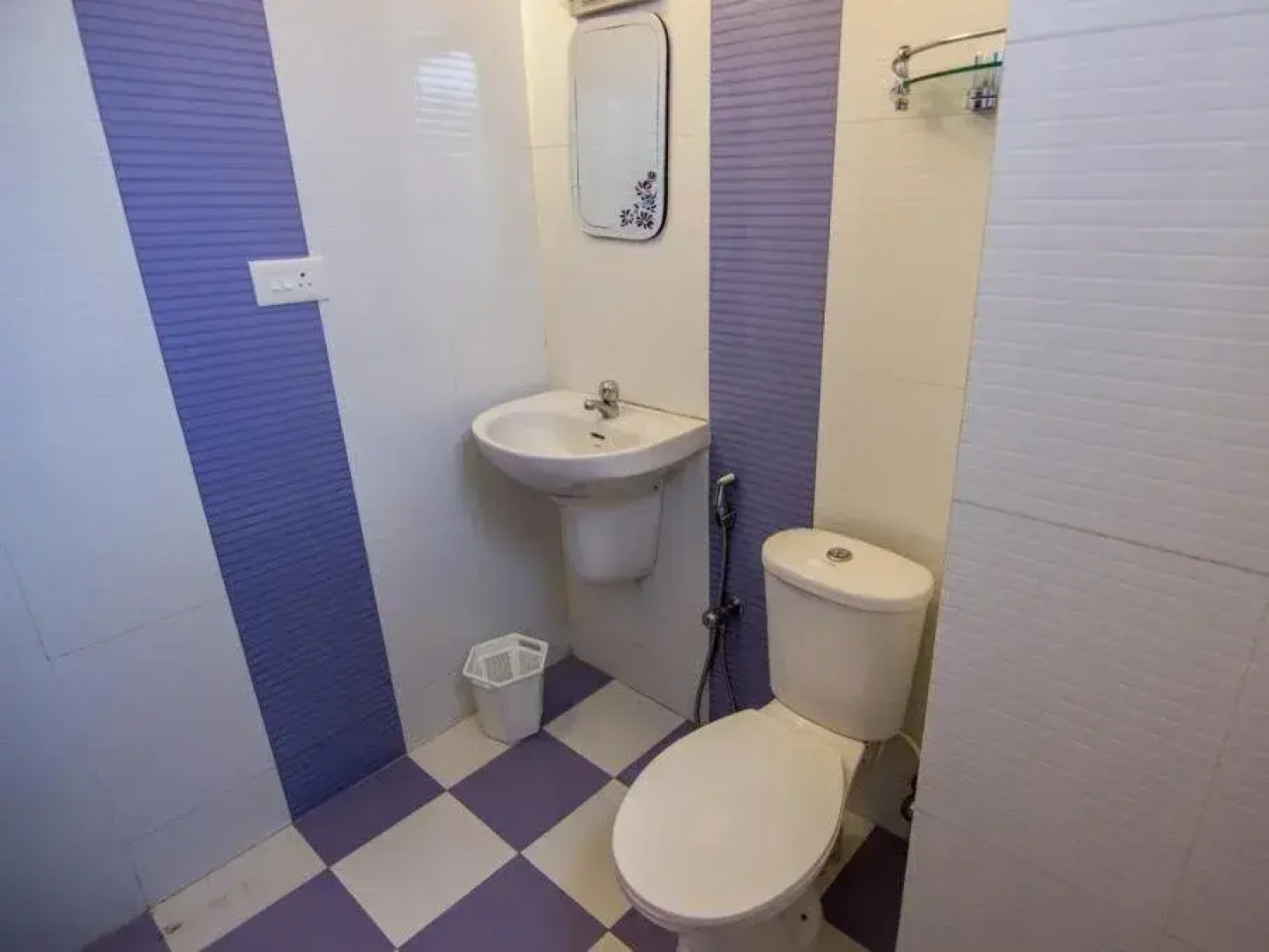 Vedanta Wake Up-Kumily Town Center