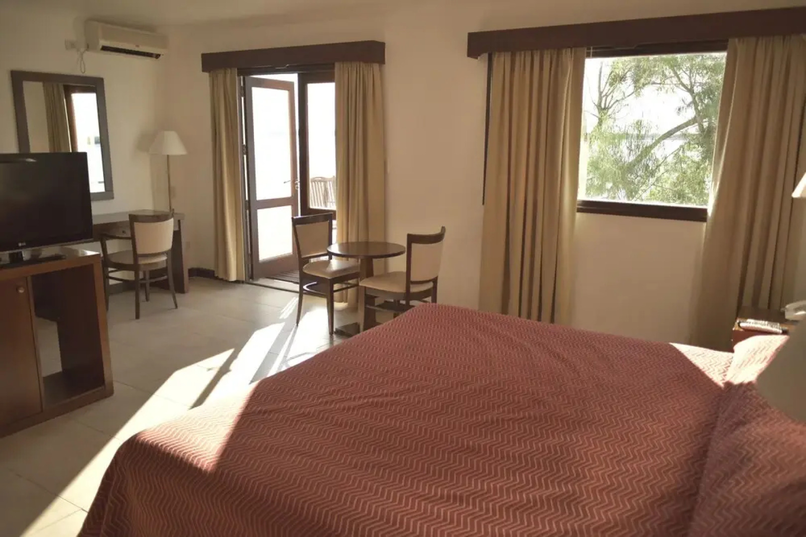 Howard Johnson Express Inn Ituzaingo