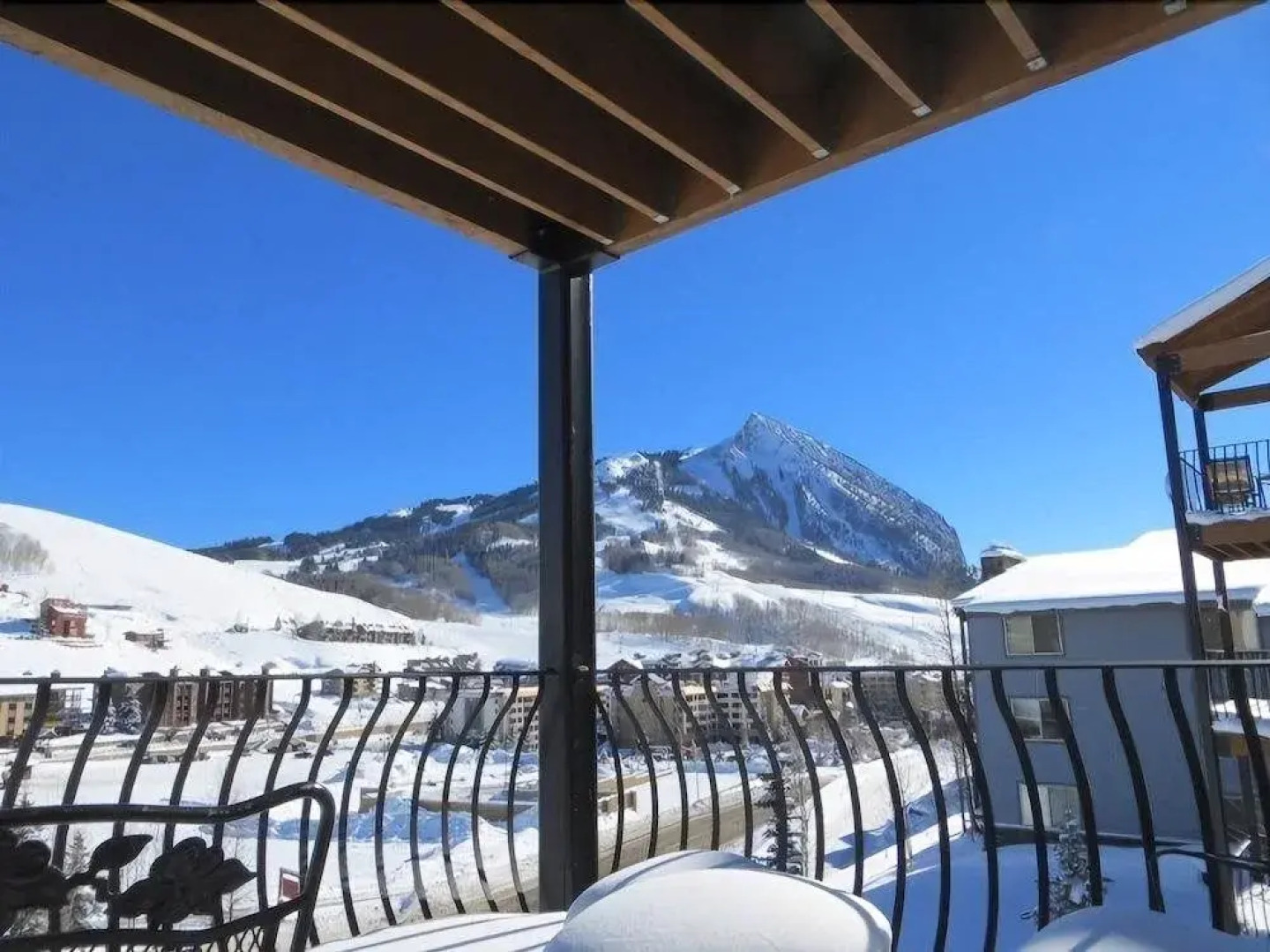 Chateaux Condominiums By Crested Butte Lodging