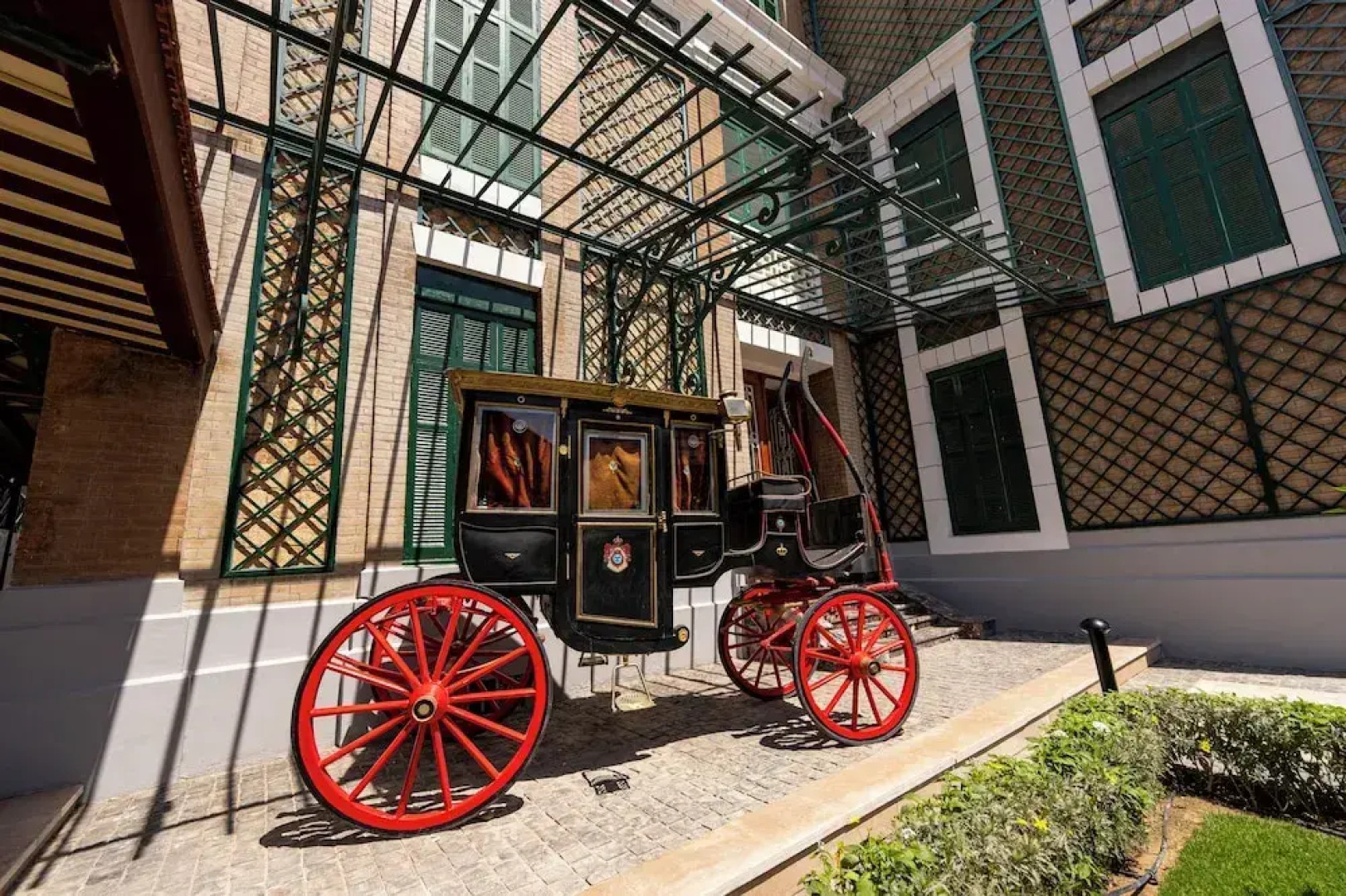 Maison Maxim De Lesseps