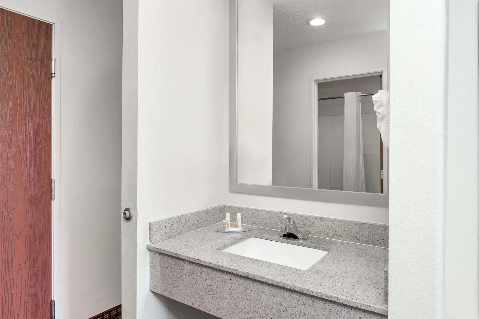 Howard Johnson by Wyndham Scott Lafayette