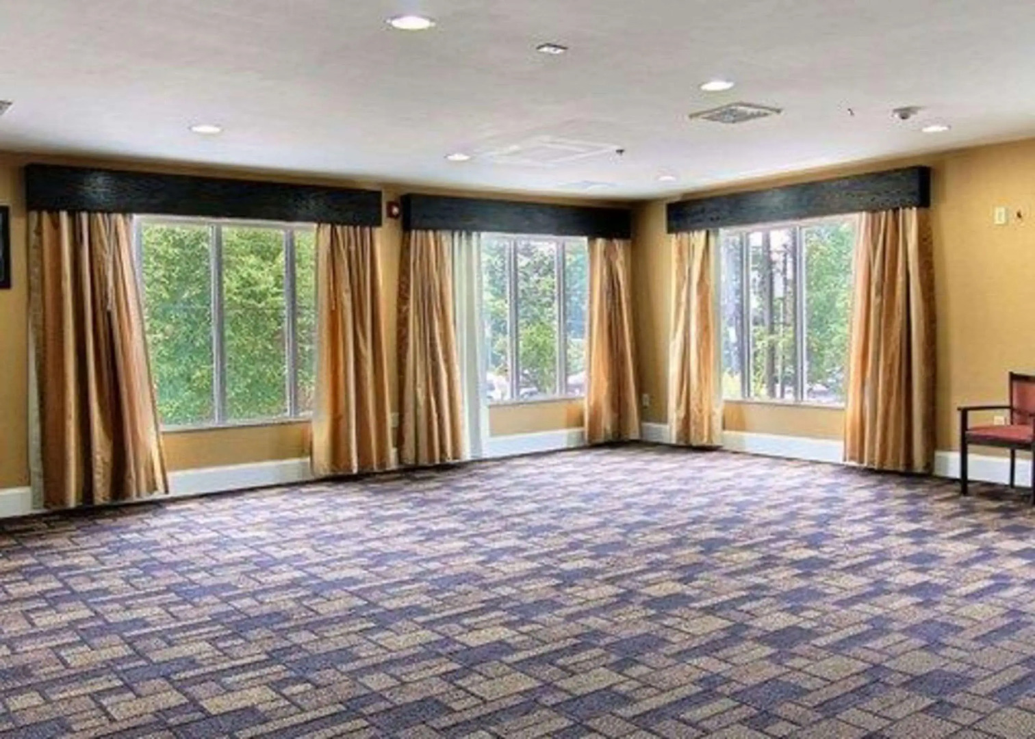 Quality Inn & Suites Greenville near downtown