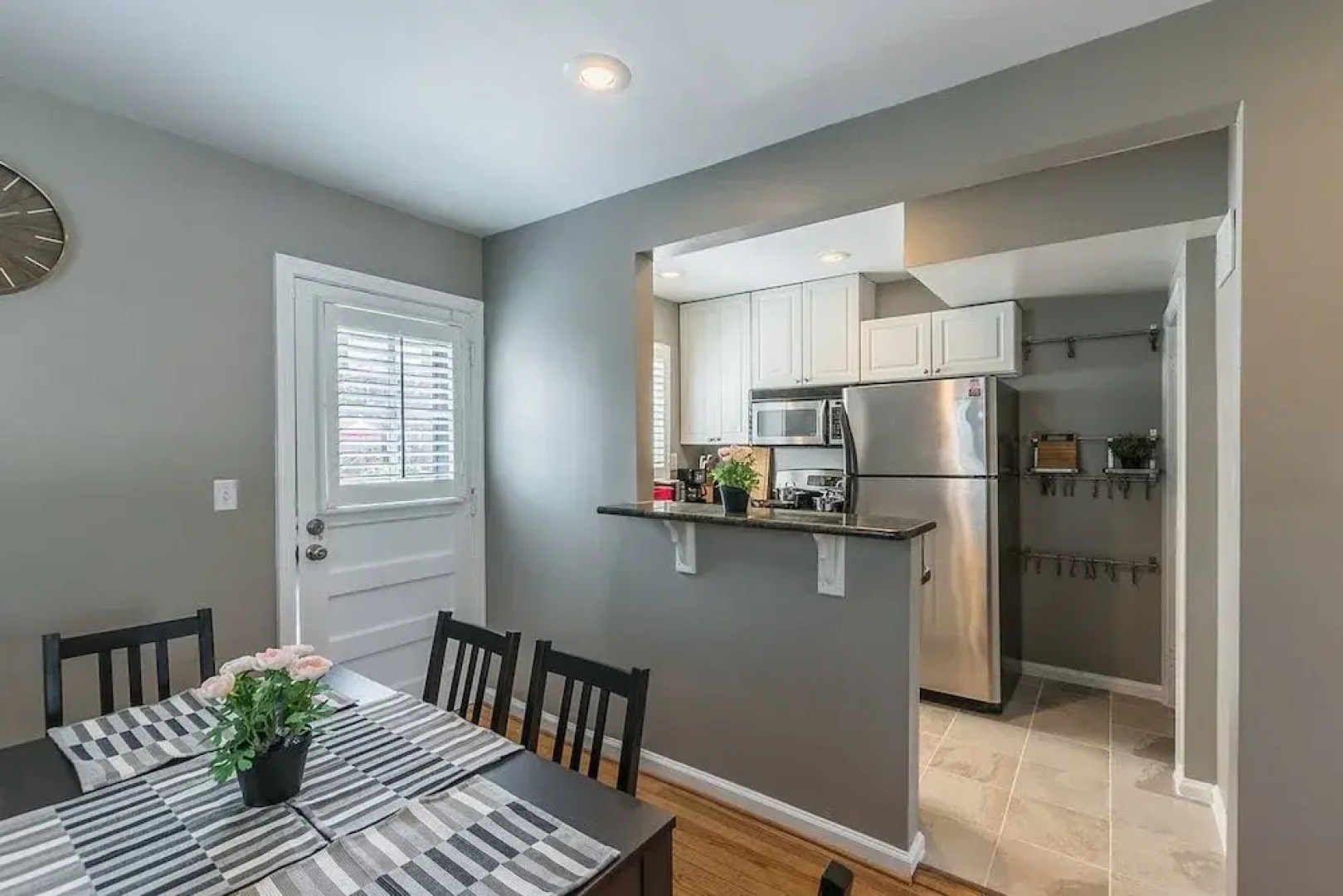 Luxurious 3br 2ba Townhouse with cozy backyard