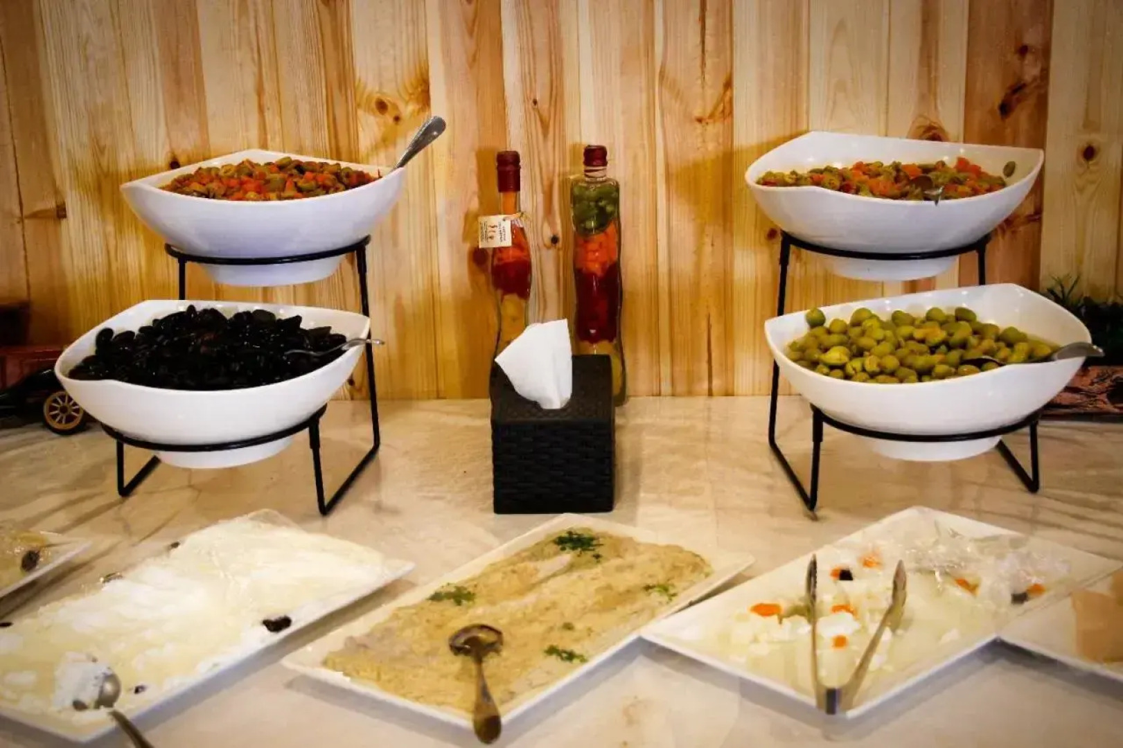 Balcony Hotel & Suites