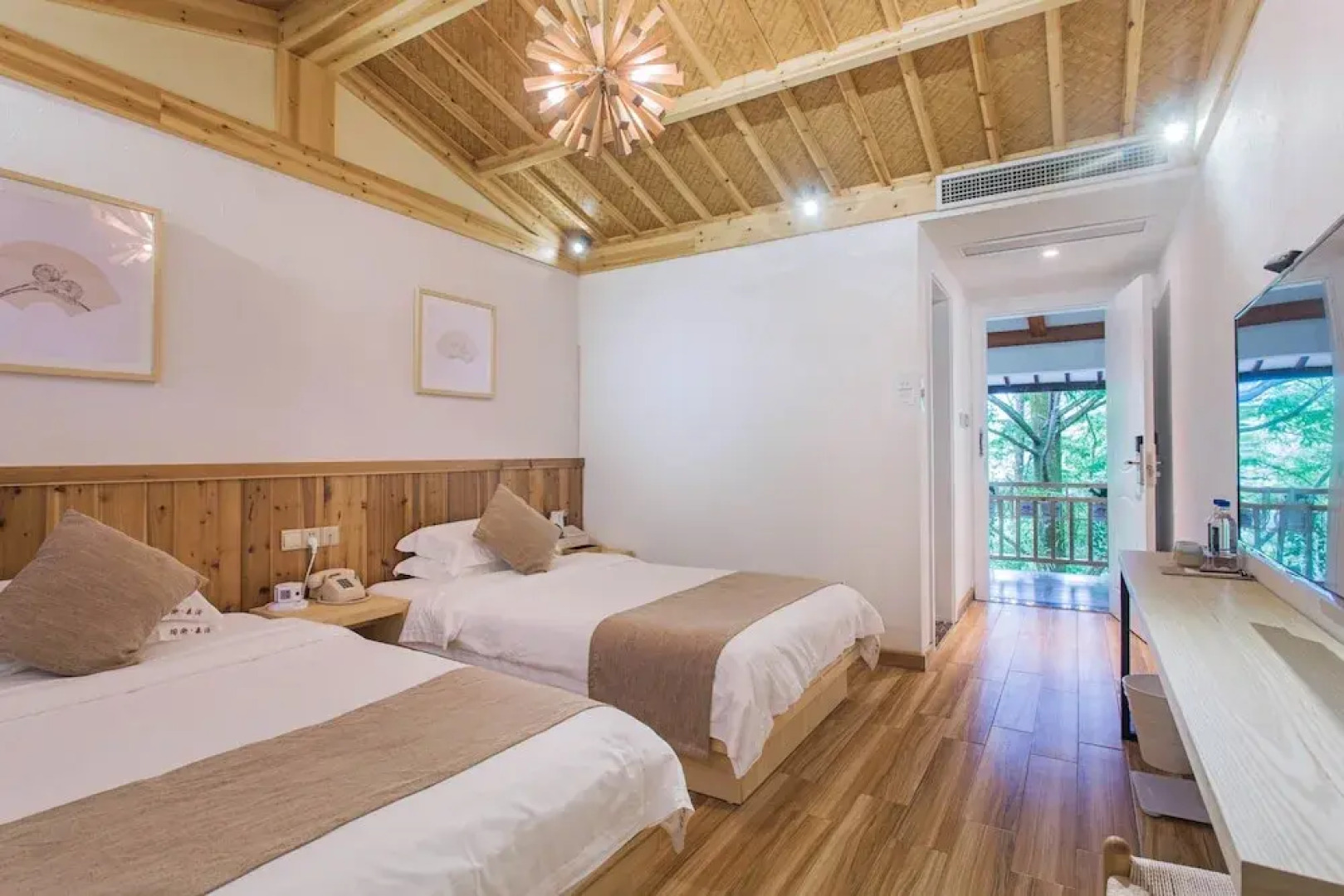 Wuyishan Old Street Sen Live British Inn