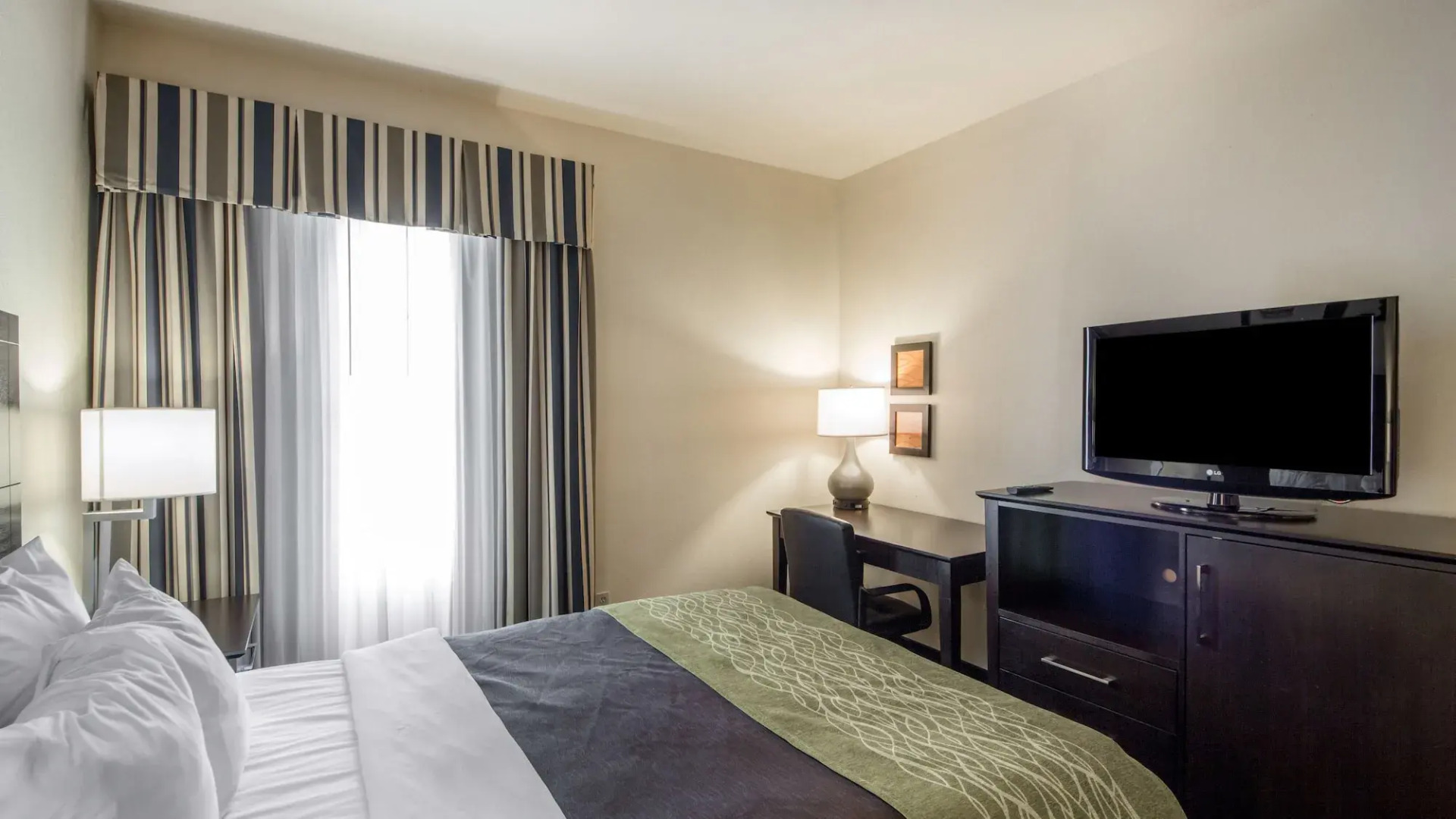 Quality Inn Tulsa - Downtown West