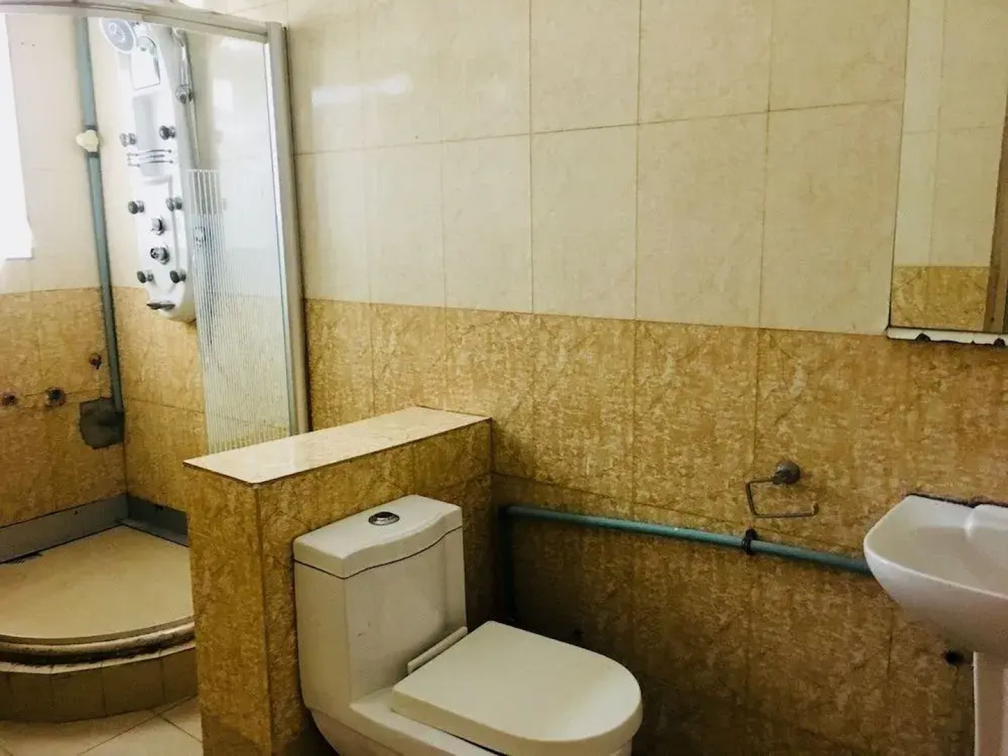 De'Bliss Gold Hotel & Suite