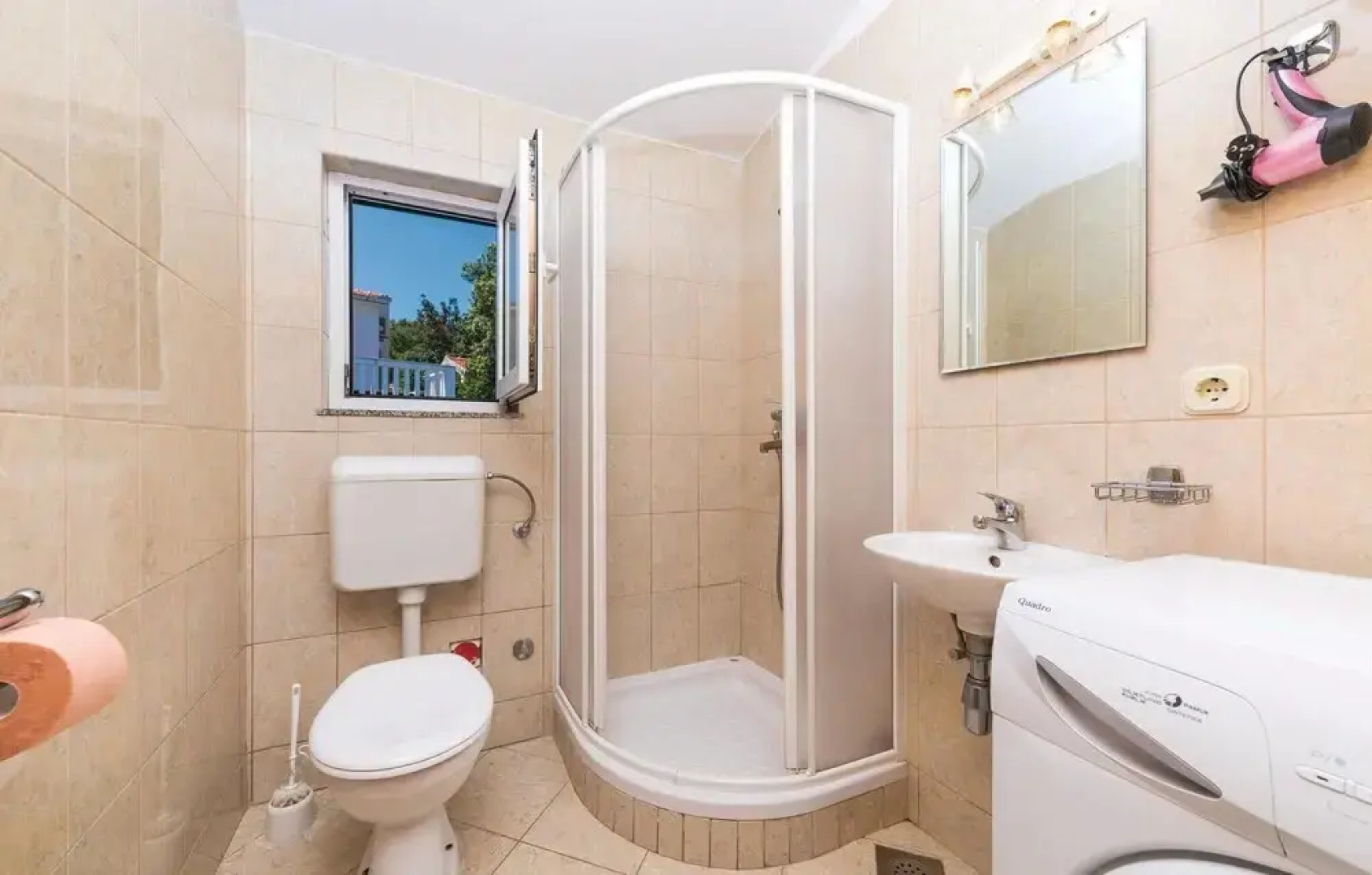 Beautiful Home in Drvenik Veliki With Wifi and 4 Bedrooms