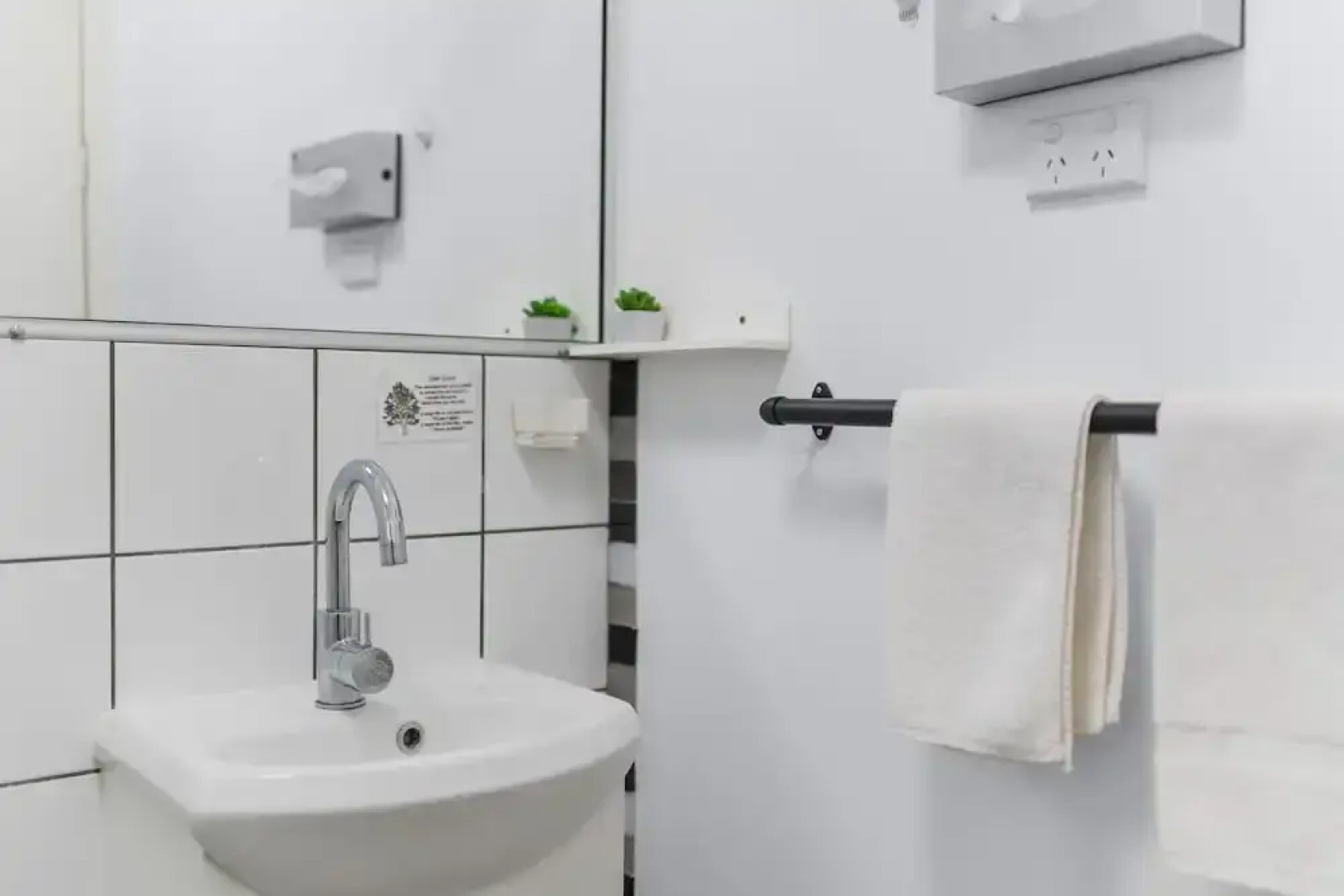 Castlereagh Motor Inn