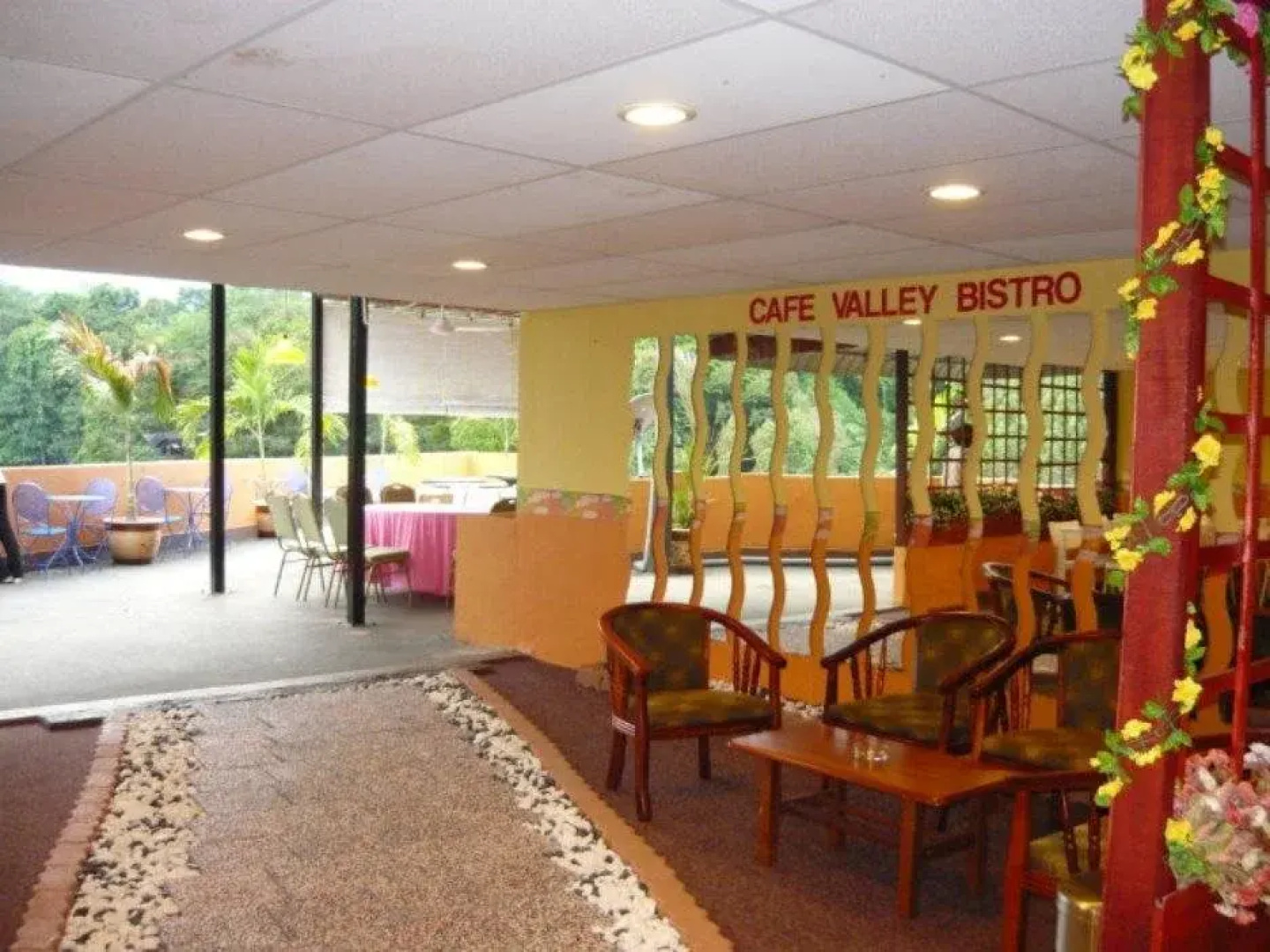 D'Valley Hotel