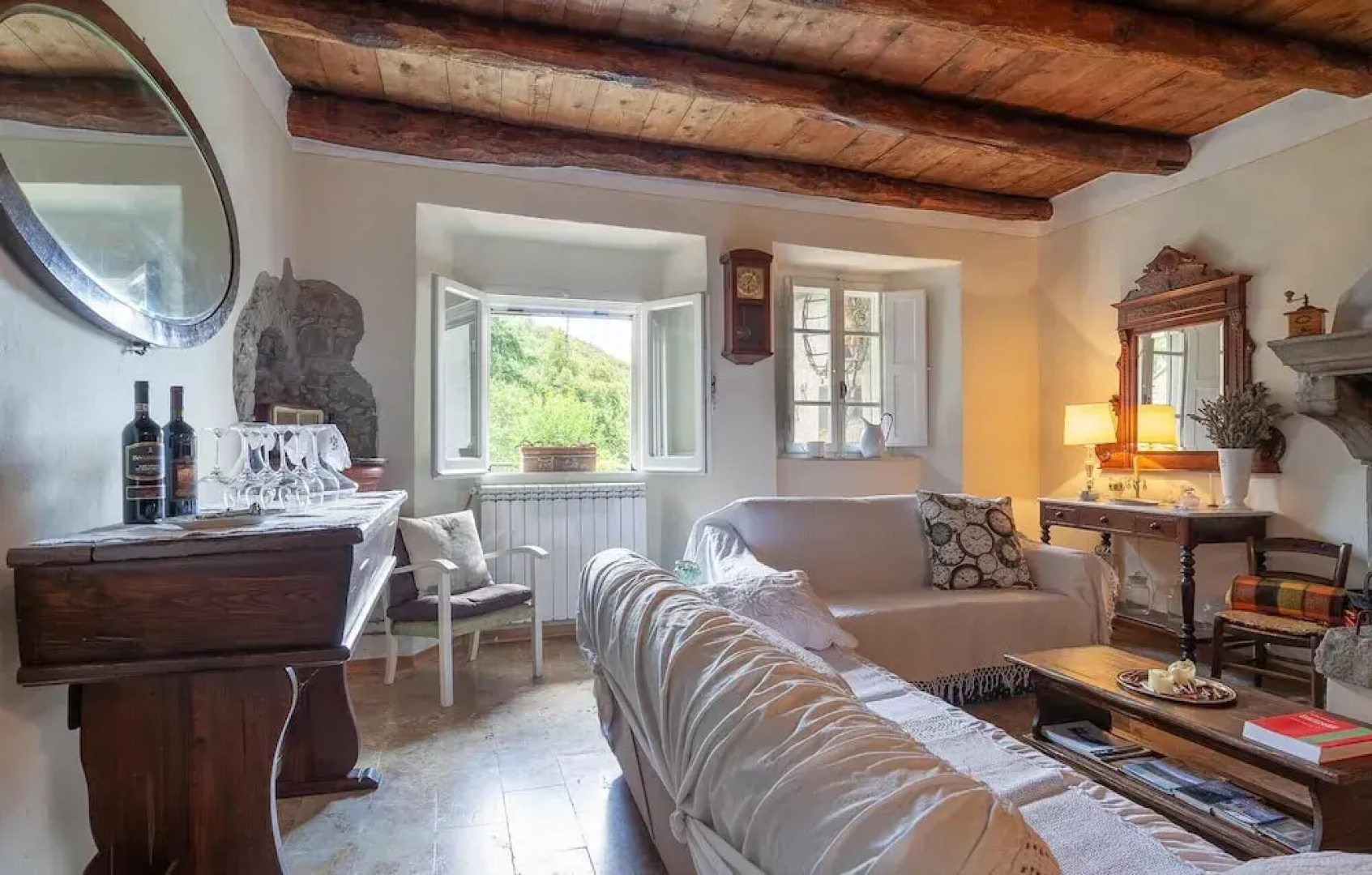 Stunning Home in Piazza al Serchio With 2 Bedrooms and Wifi