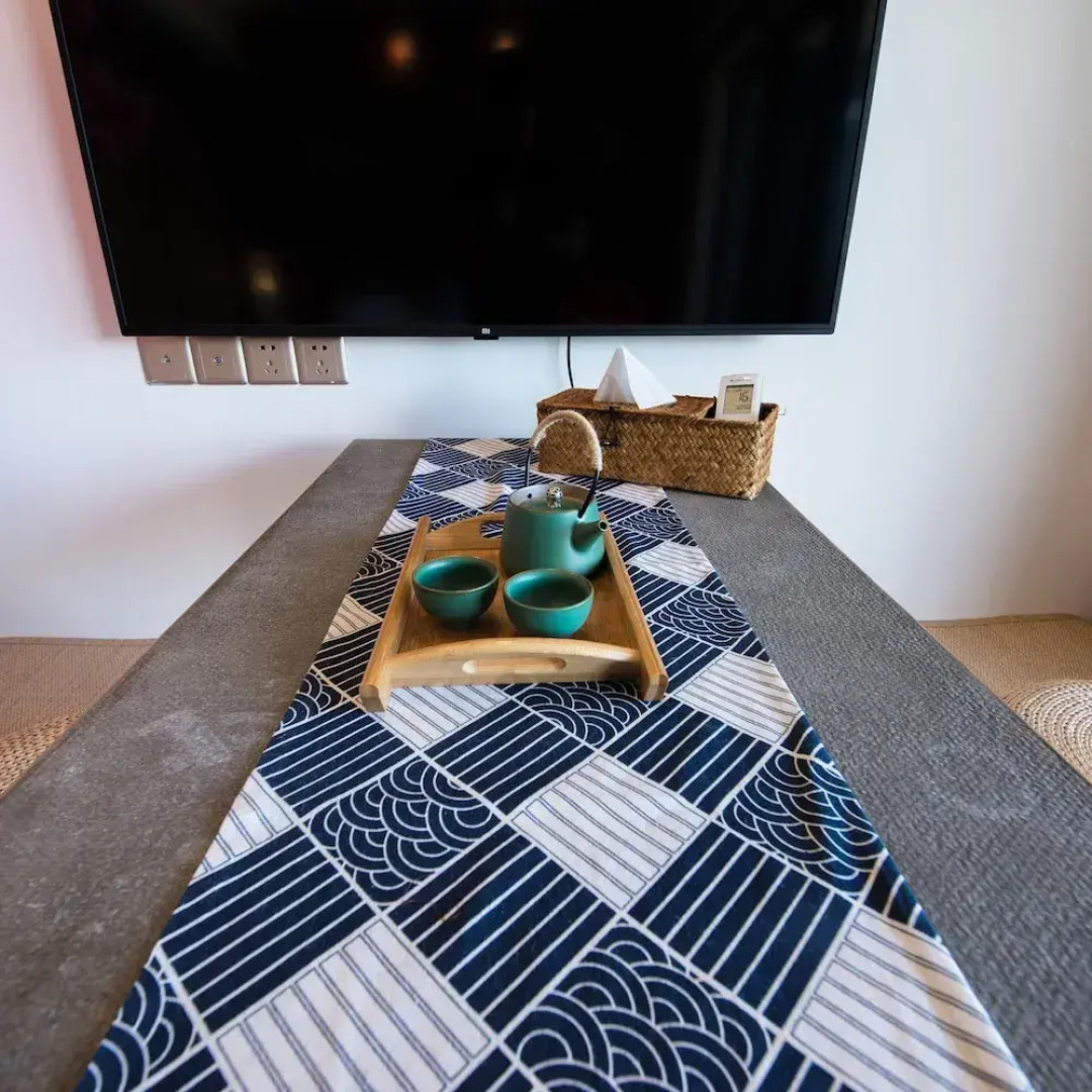 Yi Shu Jing Pin Holiday Hotel