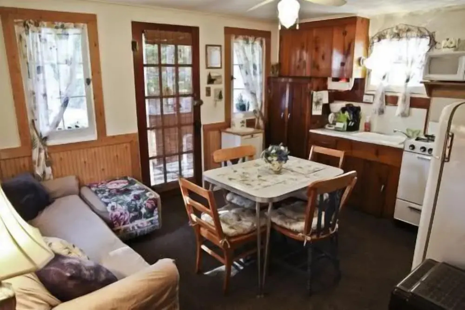 #3 - Chantilly 2 Bedroom Cabin by RedAwning