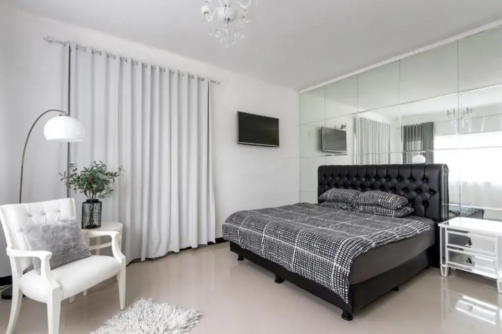 TJ White Villa 670m2 with Private Pool and Outstanding View by GLOBALSTAY