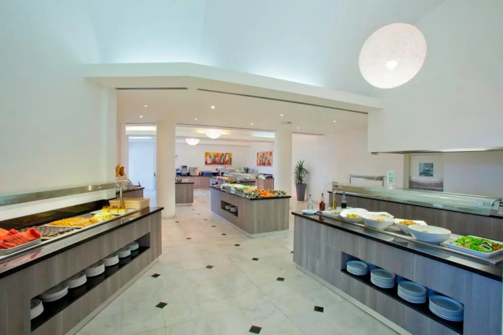 The Golden Coast Beach Hotel