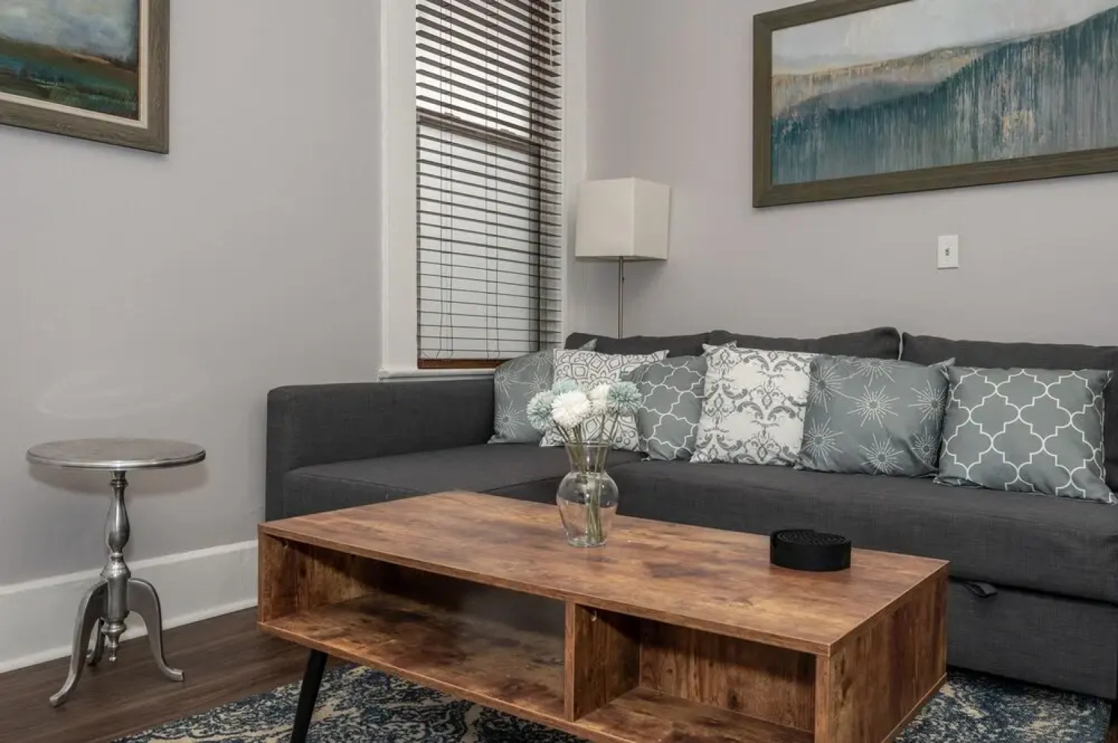 Heart of Mainstrasse Apt 2