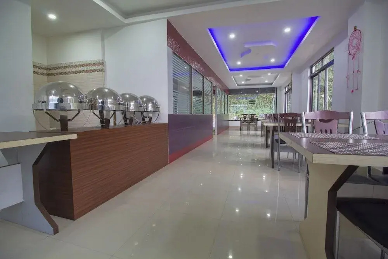 OYO 28105 Hotel Blue Sapphire