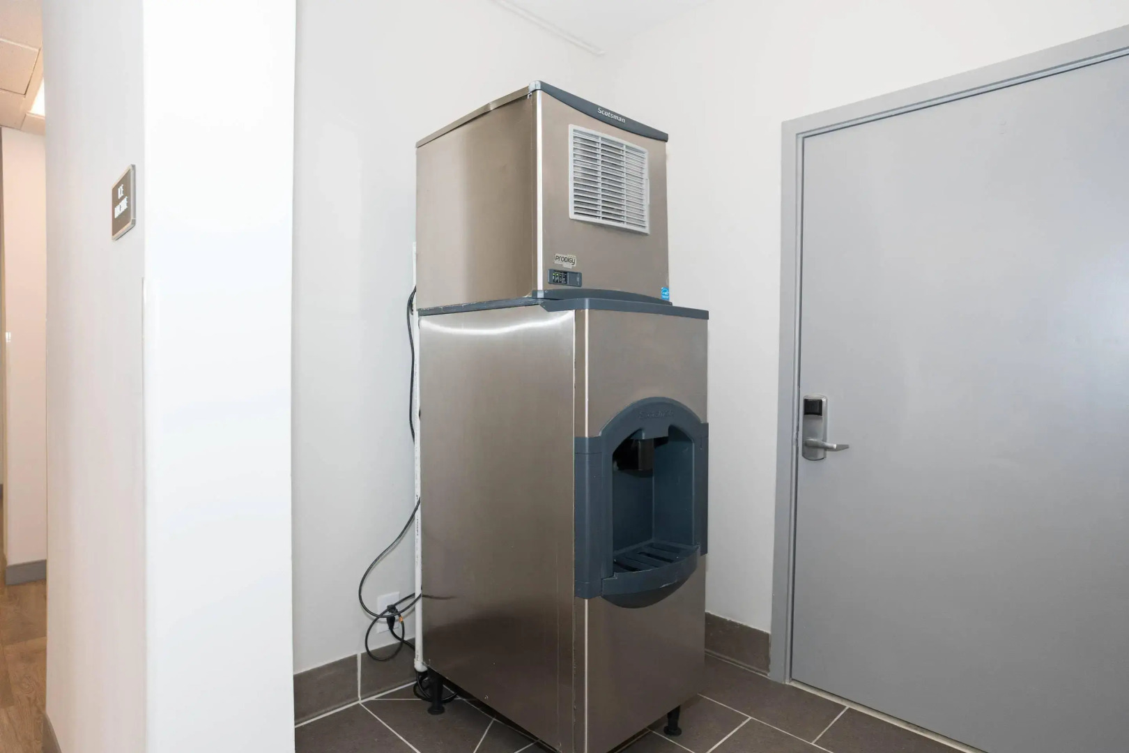 Comfort Inn & Suites River City Decatur