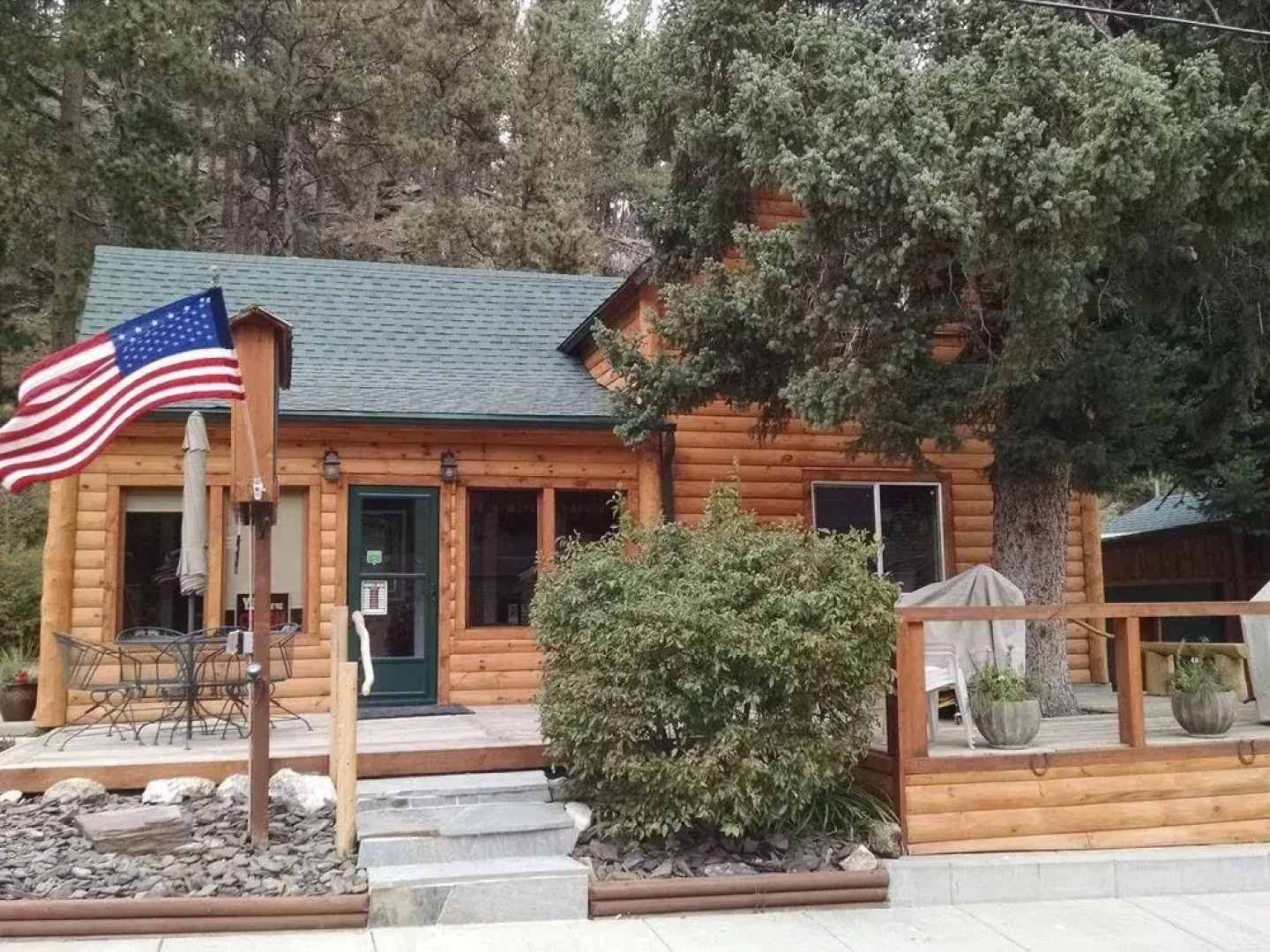 Trails End Cabins & Motel