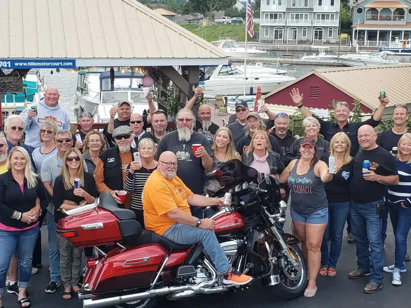 Hills Motor Court & Marina