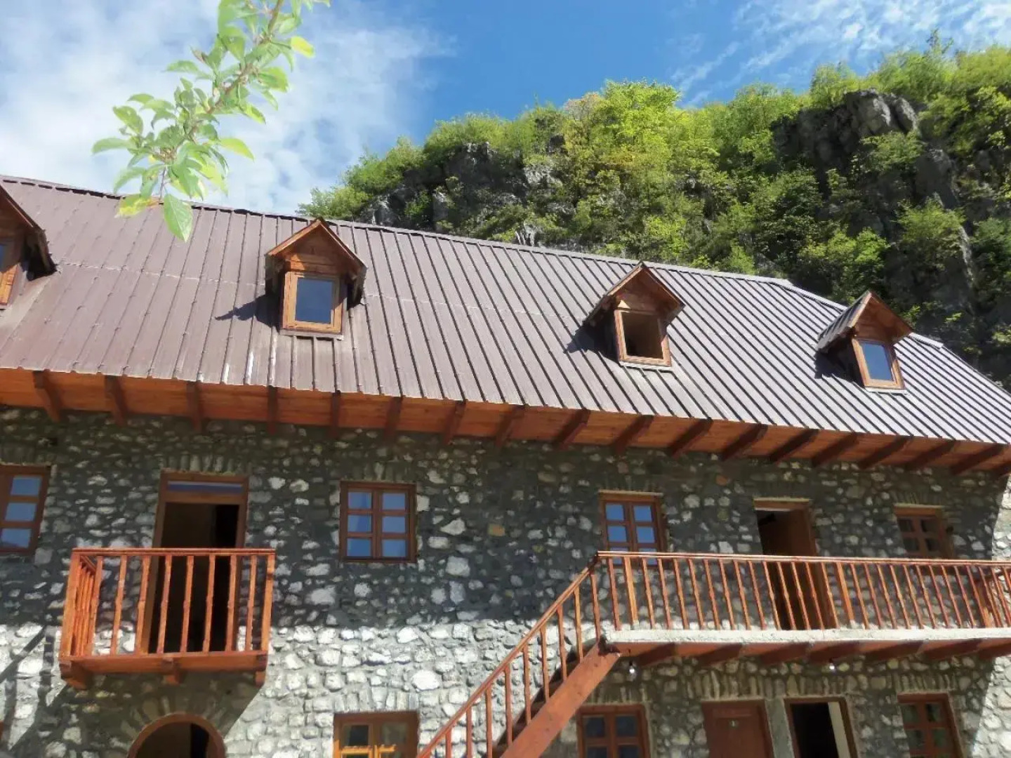 Bujtina Berishta Theth