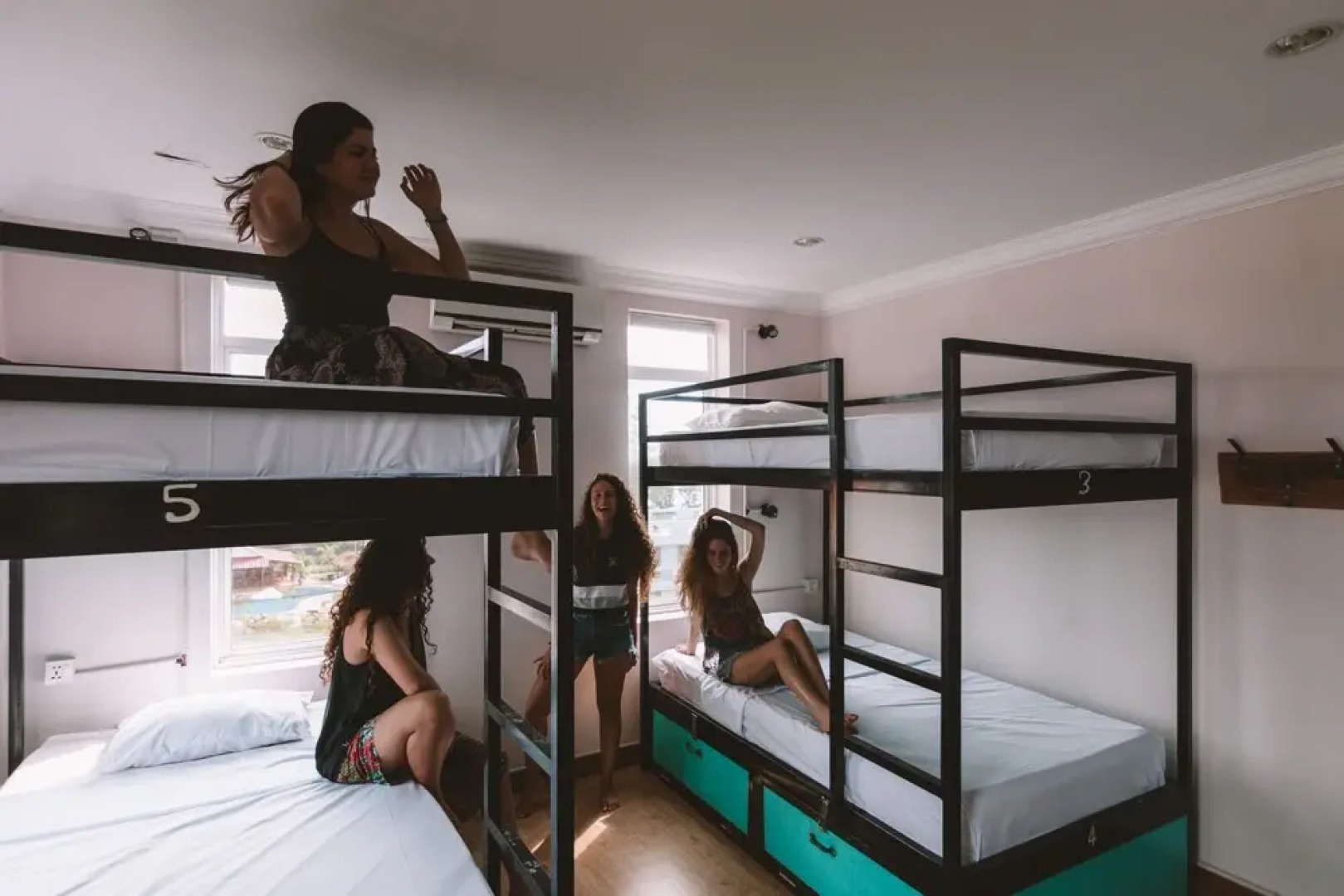 Mad Monkey Hostel Kampot