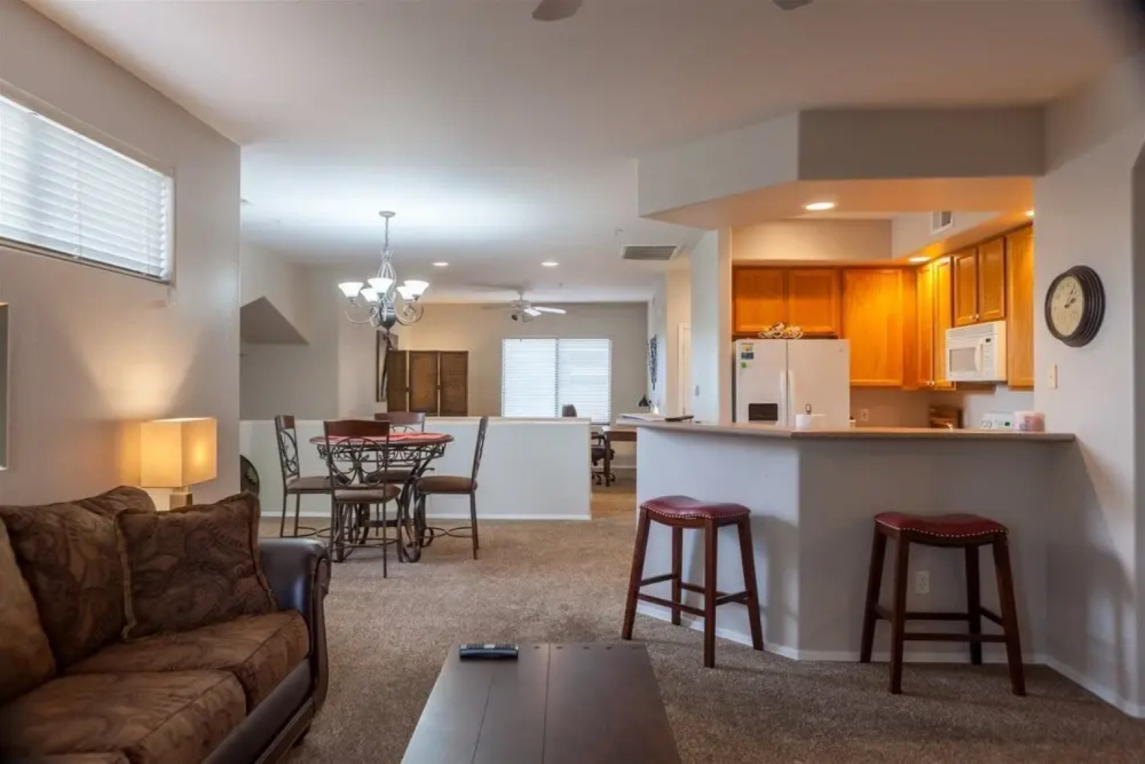 2BR Plus Ocotillo Townhome, Heated Pool, Spa, Gym