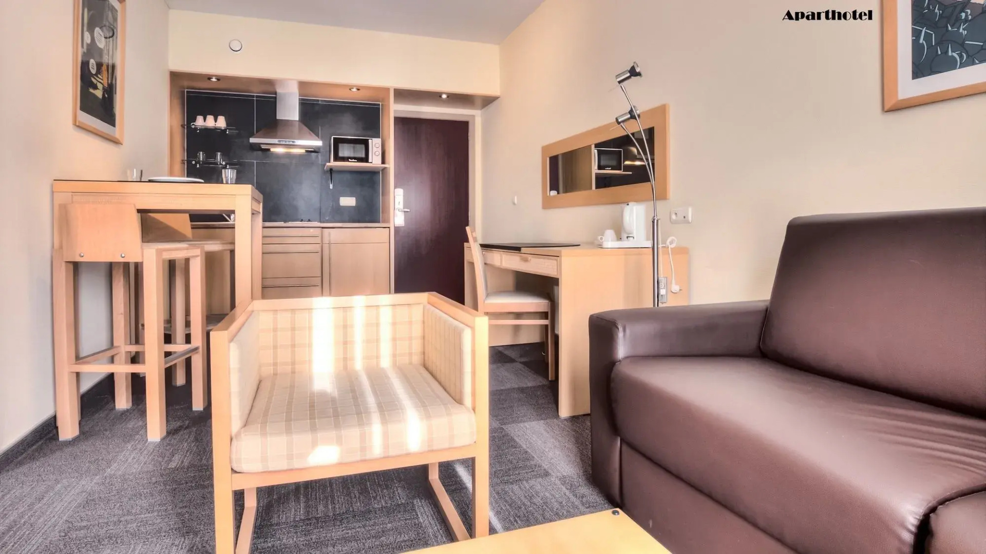 Hotel & Aparthotel Casteau Resort Mons