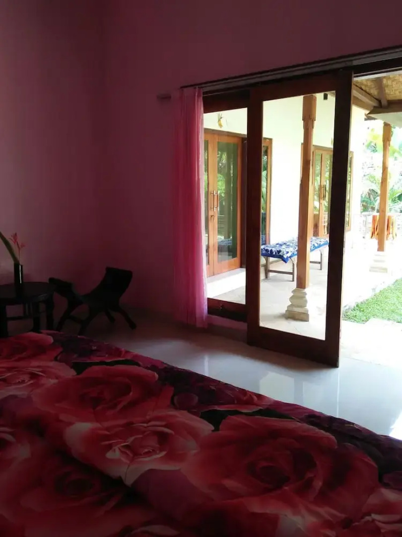 Memes House Backpacker