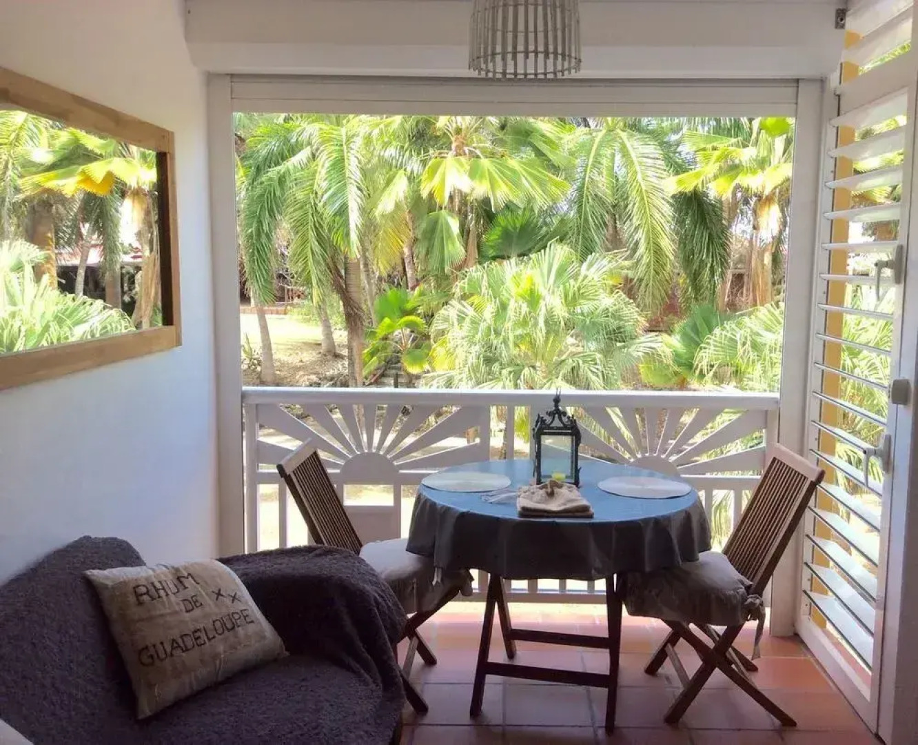 Ti. Maanga vue mer et pieds dans l'eau