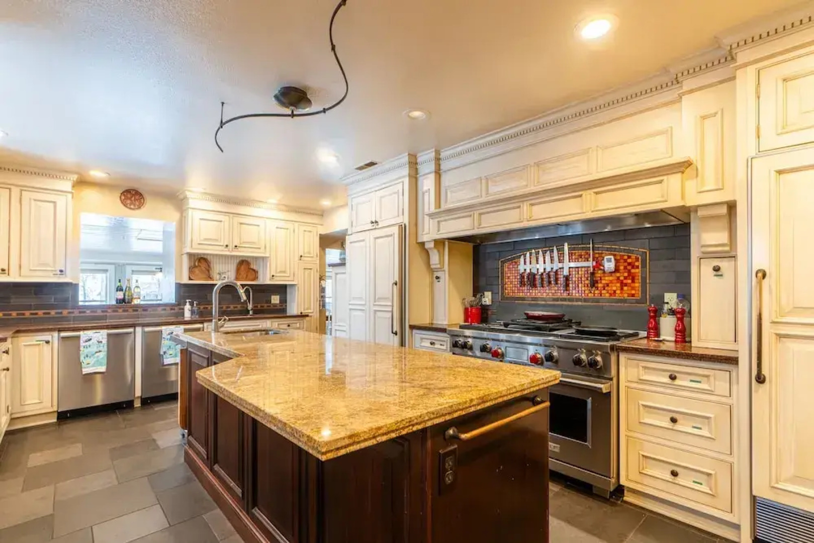 Antlers on the Creek Bed & Breakfast