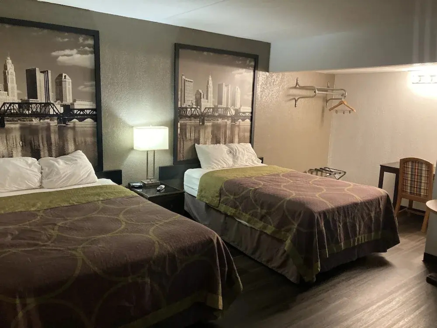 Super 8 Millbury/Toledo