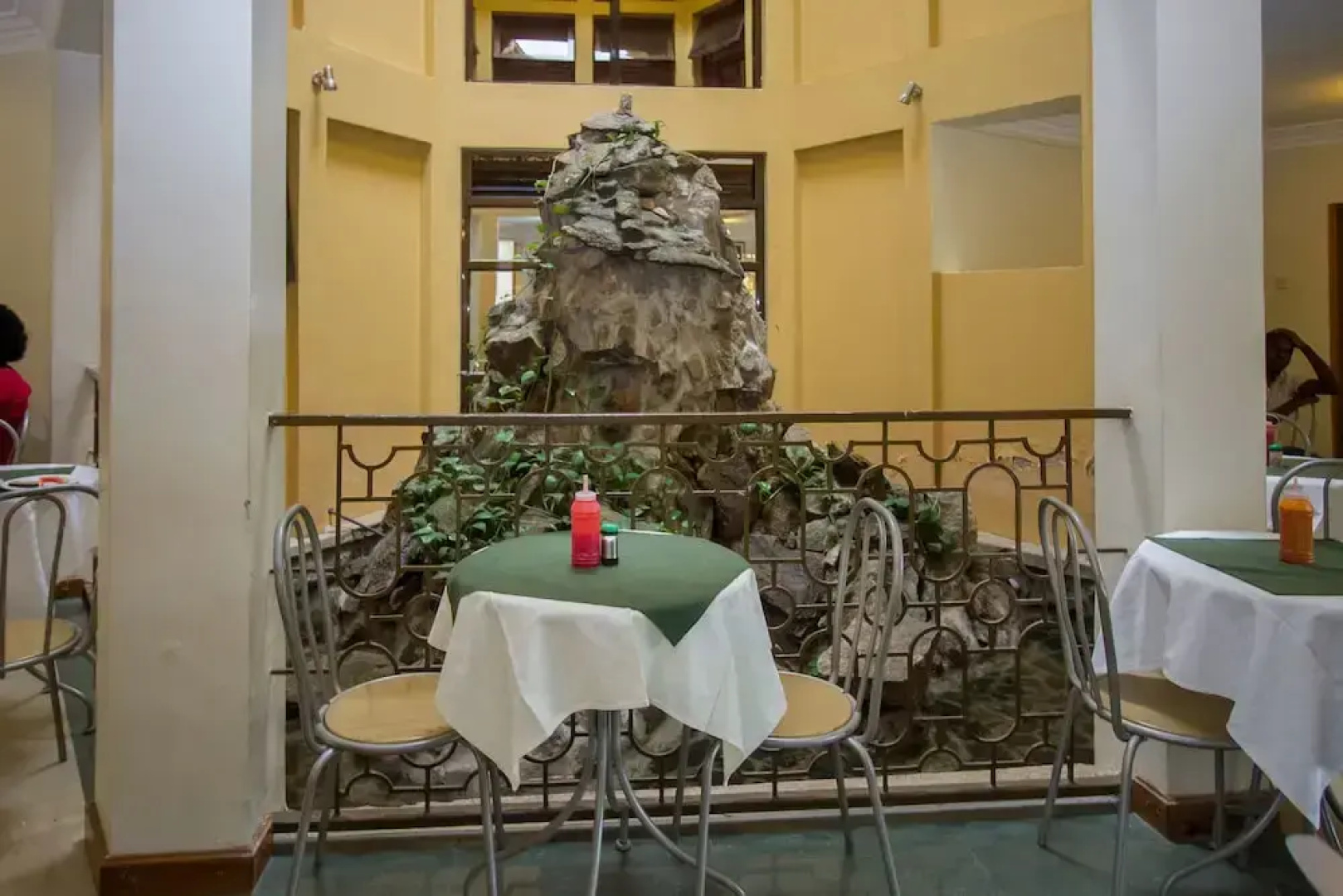 Crown Suites Hotel