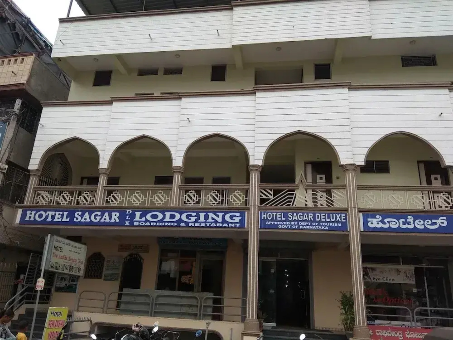 Hotel Sagar Deluxe by Iroomz